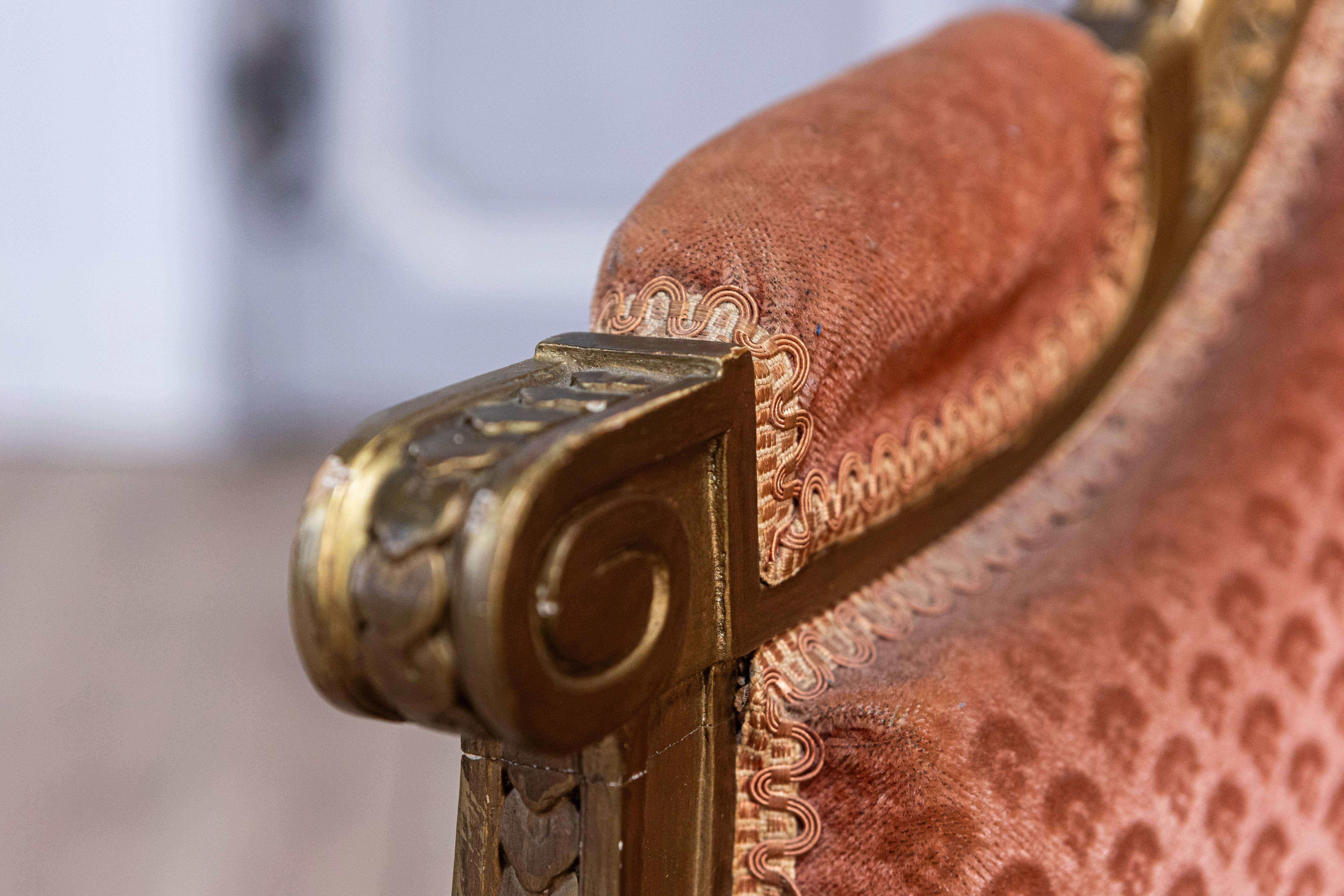 Pair of French Louis XVI Style Gilded Wood Bergères Chairs with Carved Décor For Sale 11