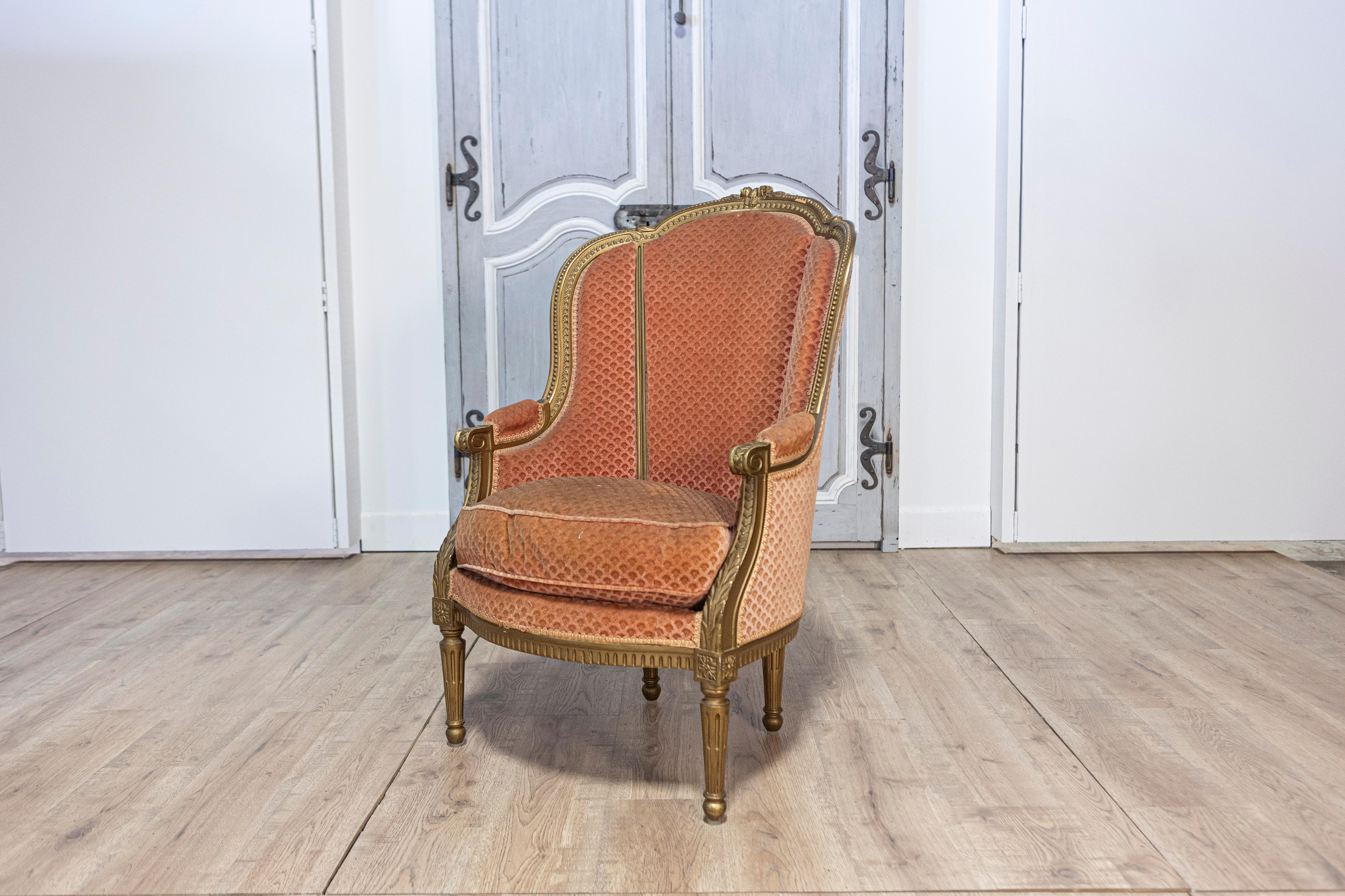 Pair of French Louis XVI Style Gilded Wood Bergères Chairs with Carved Décor For Sale 2