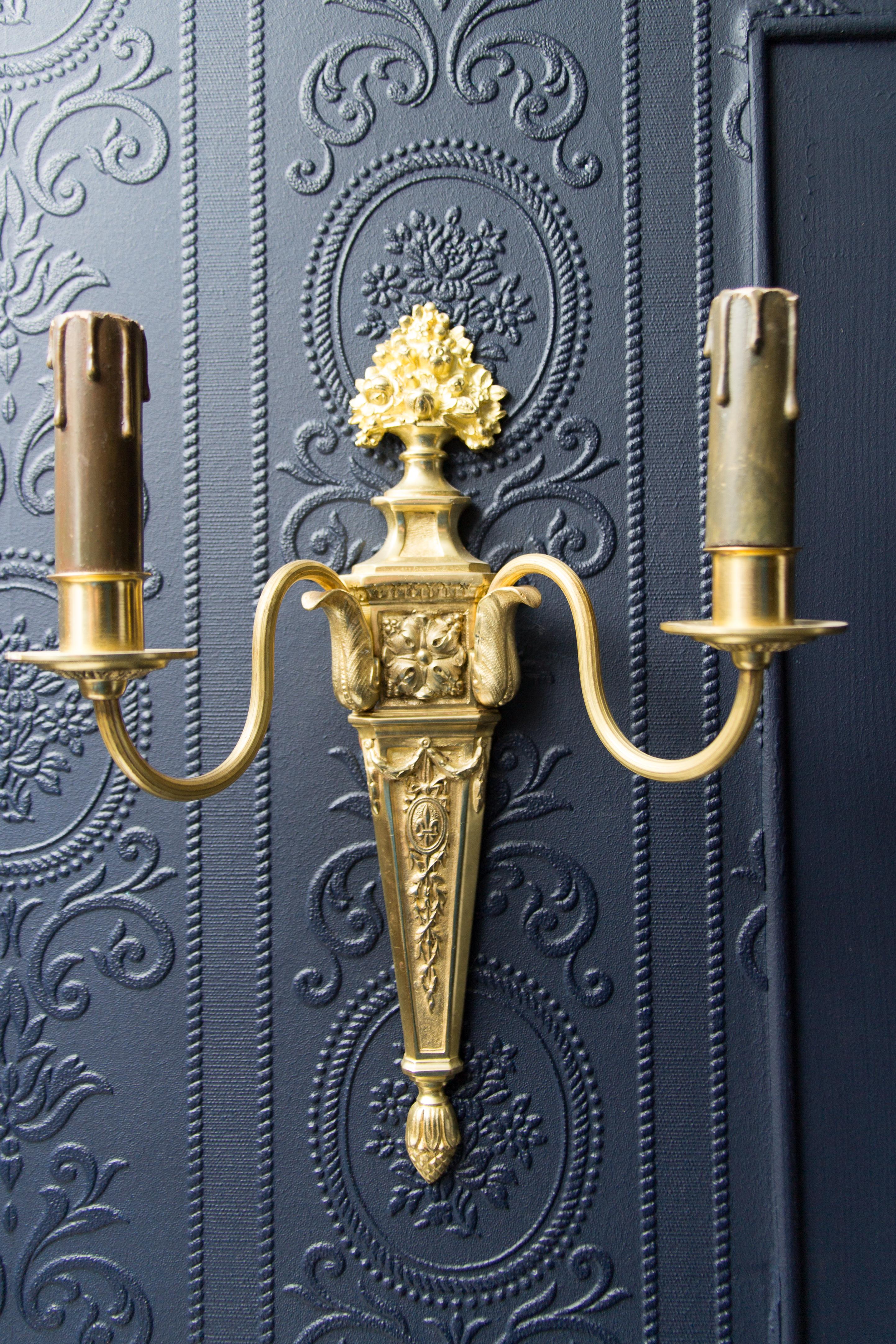 Pair of French Louis XVI Style Two-Light Gilt Bronze Sconces In Good Condition In Barntrup, DE