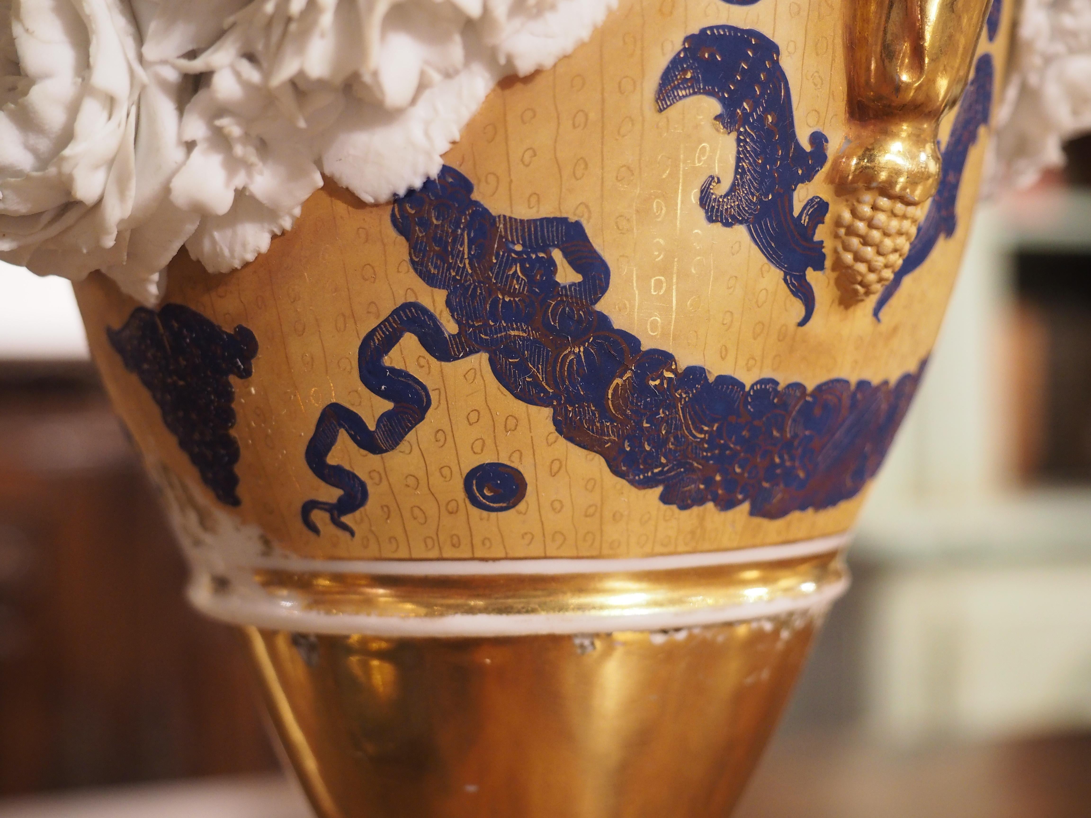 Paar französische vergoldete Vasen im Louis-XVI-Stil mit Bisquit-Schwänzen, um 1870 im Angebot 12