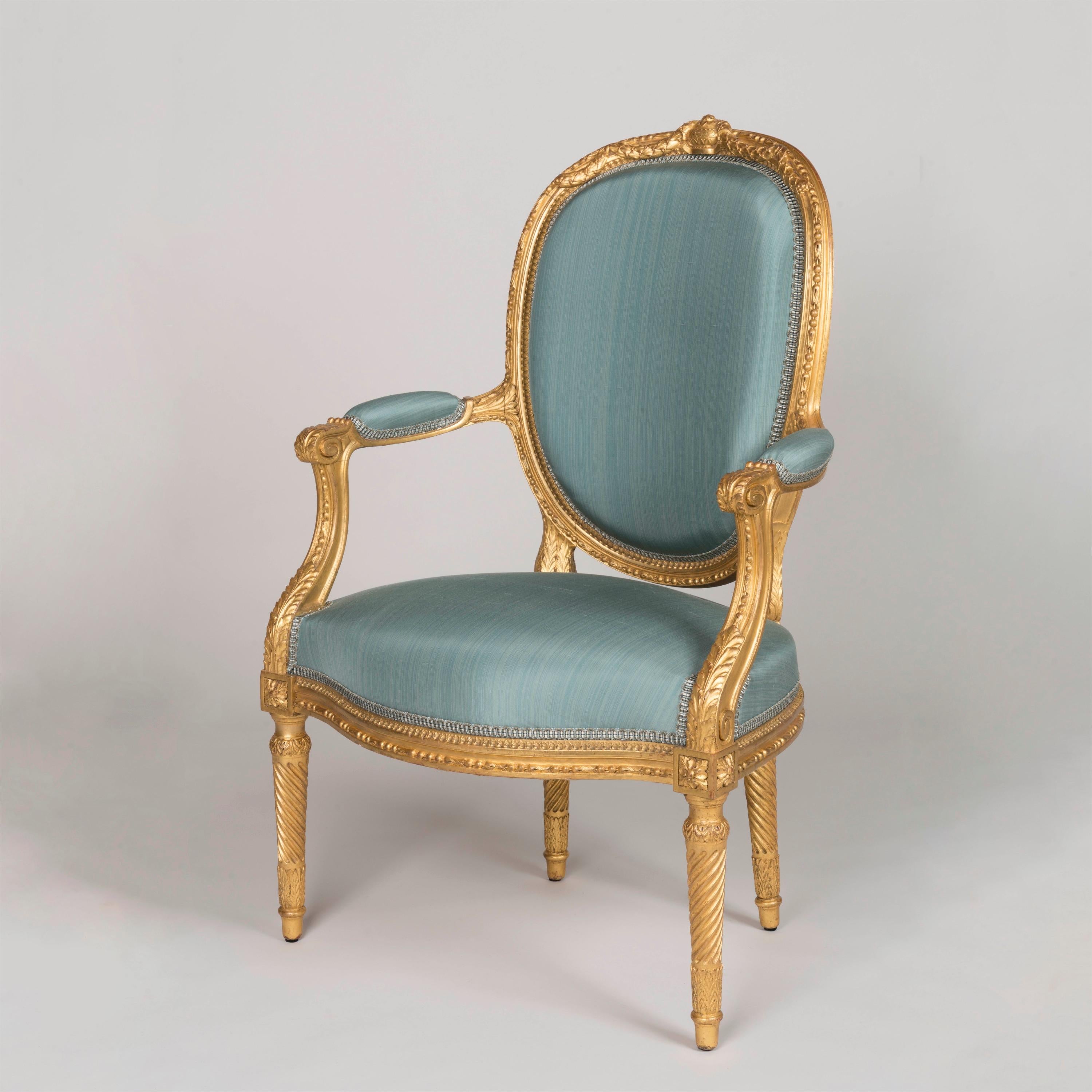 Pareja de sillones franceses de madera dorada estilo Luis XVI de François Linke en Bueno estado para la venta en London, GB