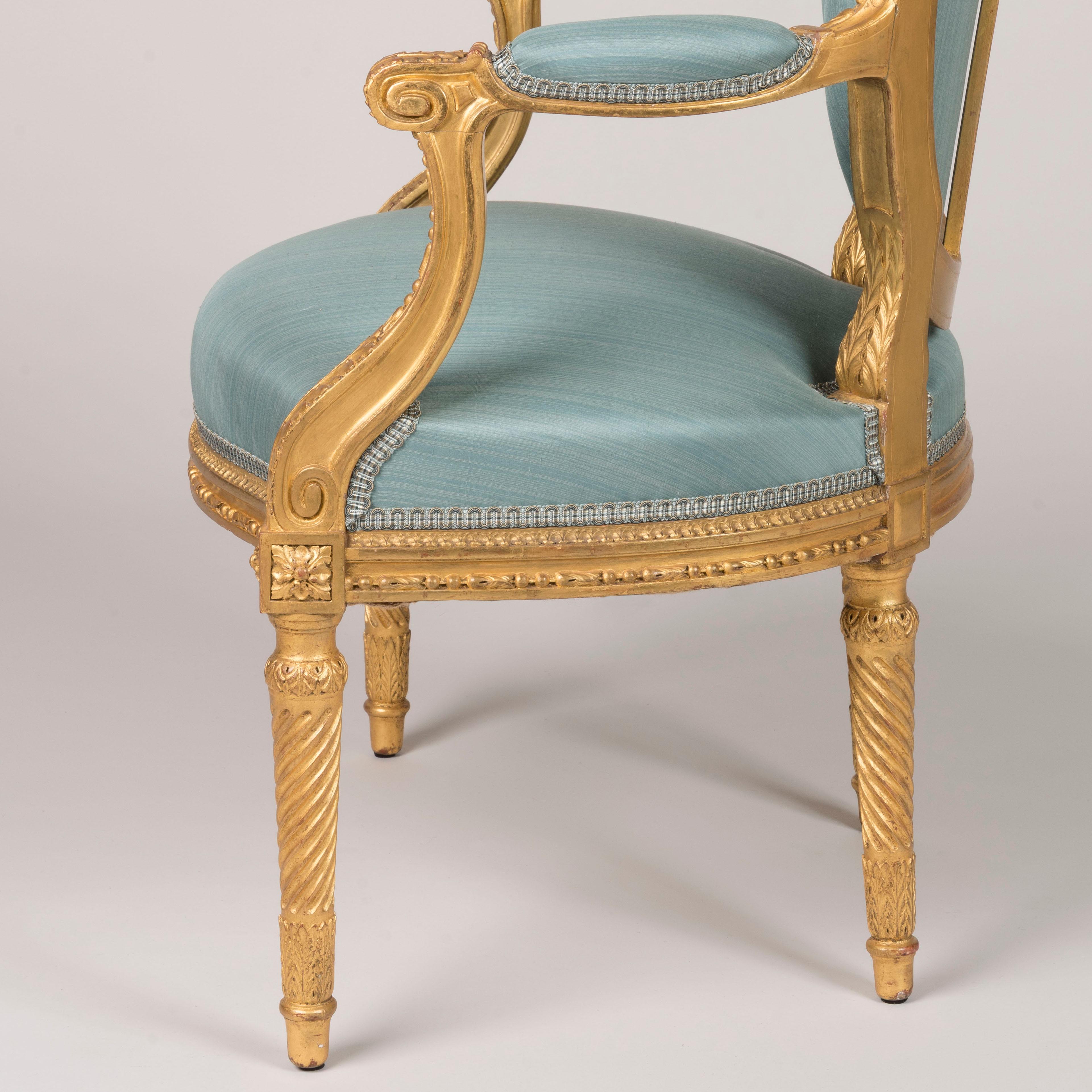 Pareja de sillones franceses de madera dorada estilo Luis XVI de François Linke en venta 2