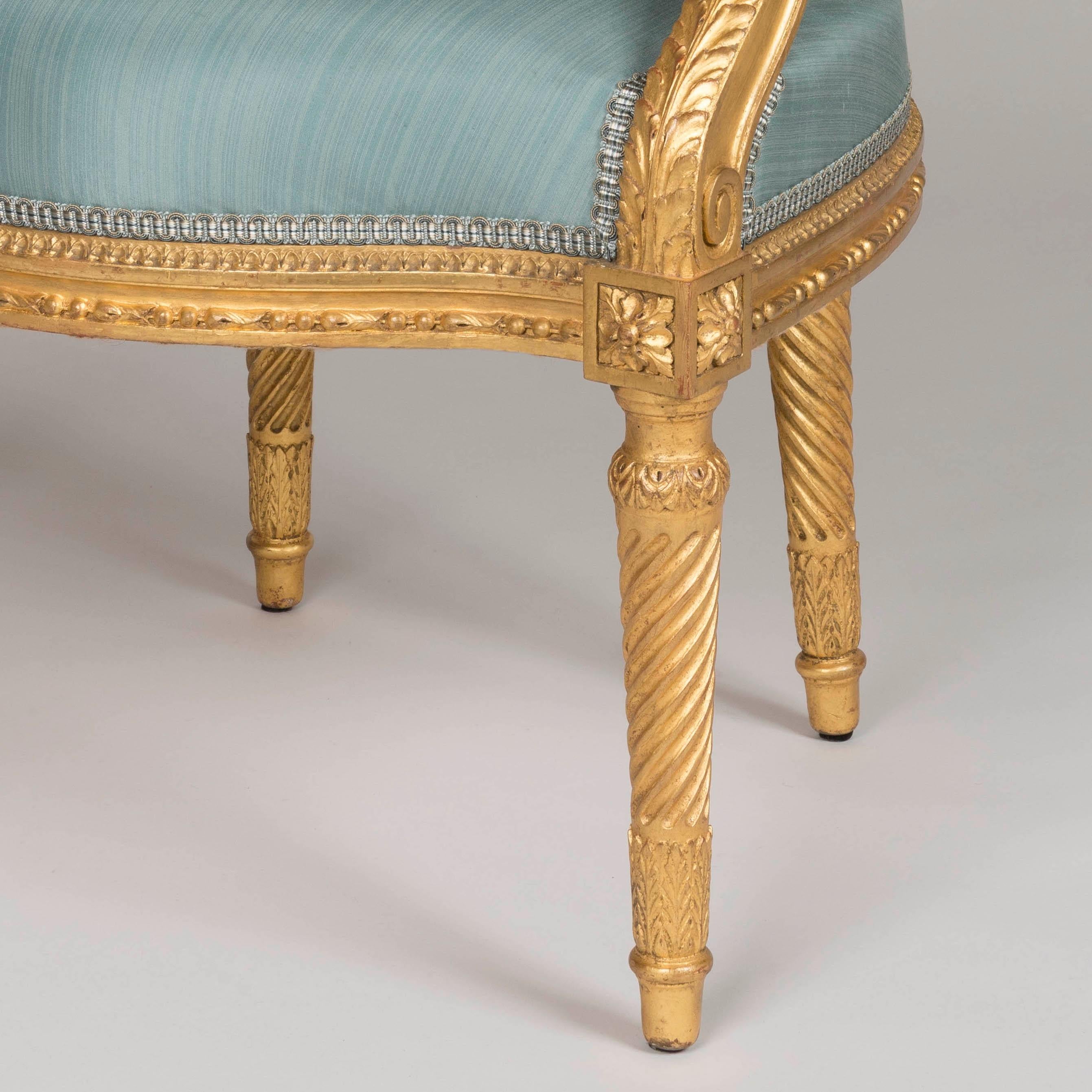 Pareja de sillones franceses de madera dorada estilo Luis XVI de François Linke en venta 3