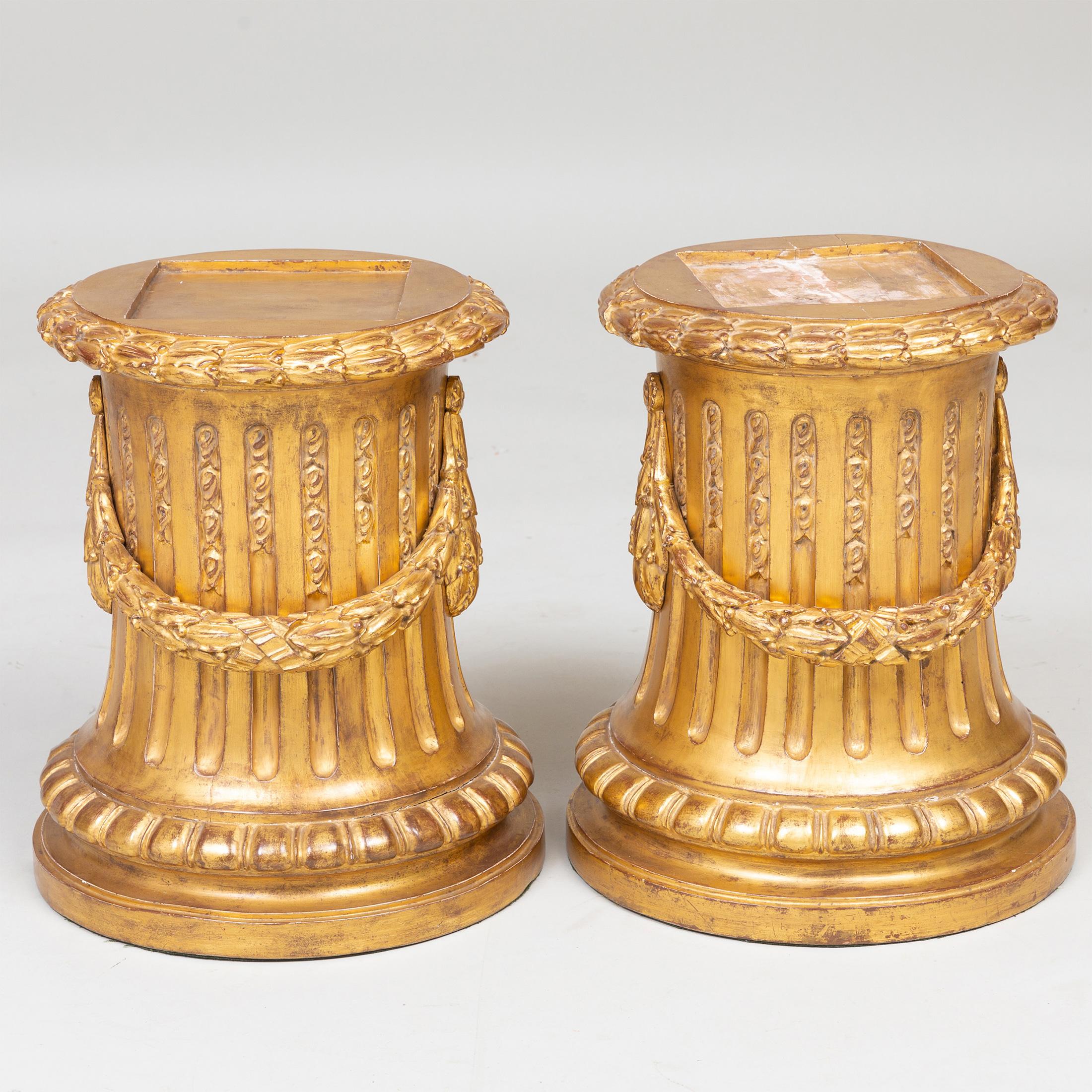 Pair of French Louis XVI Style Giltwood Footed Plinths In Good Condition In New York, NY