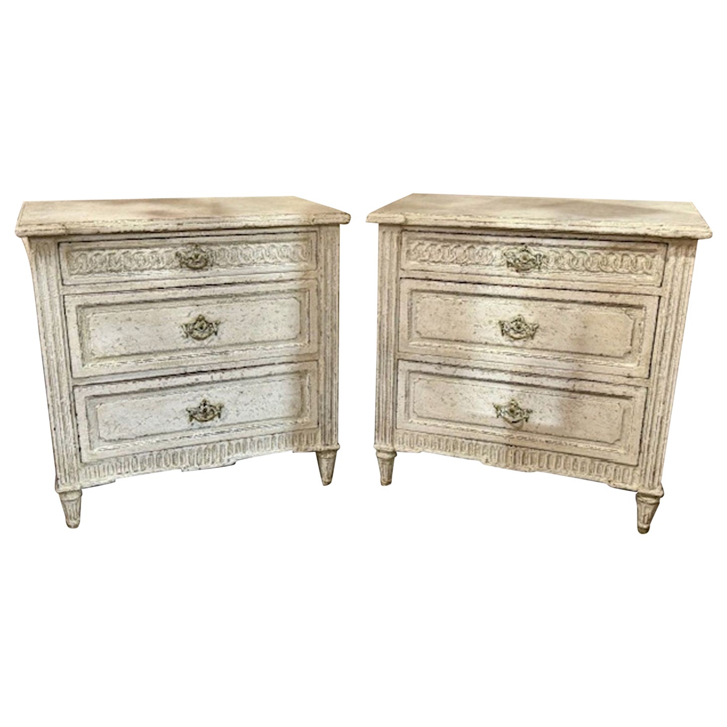 Paire de commodes peintes de style Louis XVI