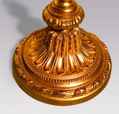 Pareja de candelabros franceses de tres luces estilo Luis XVI