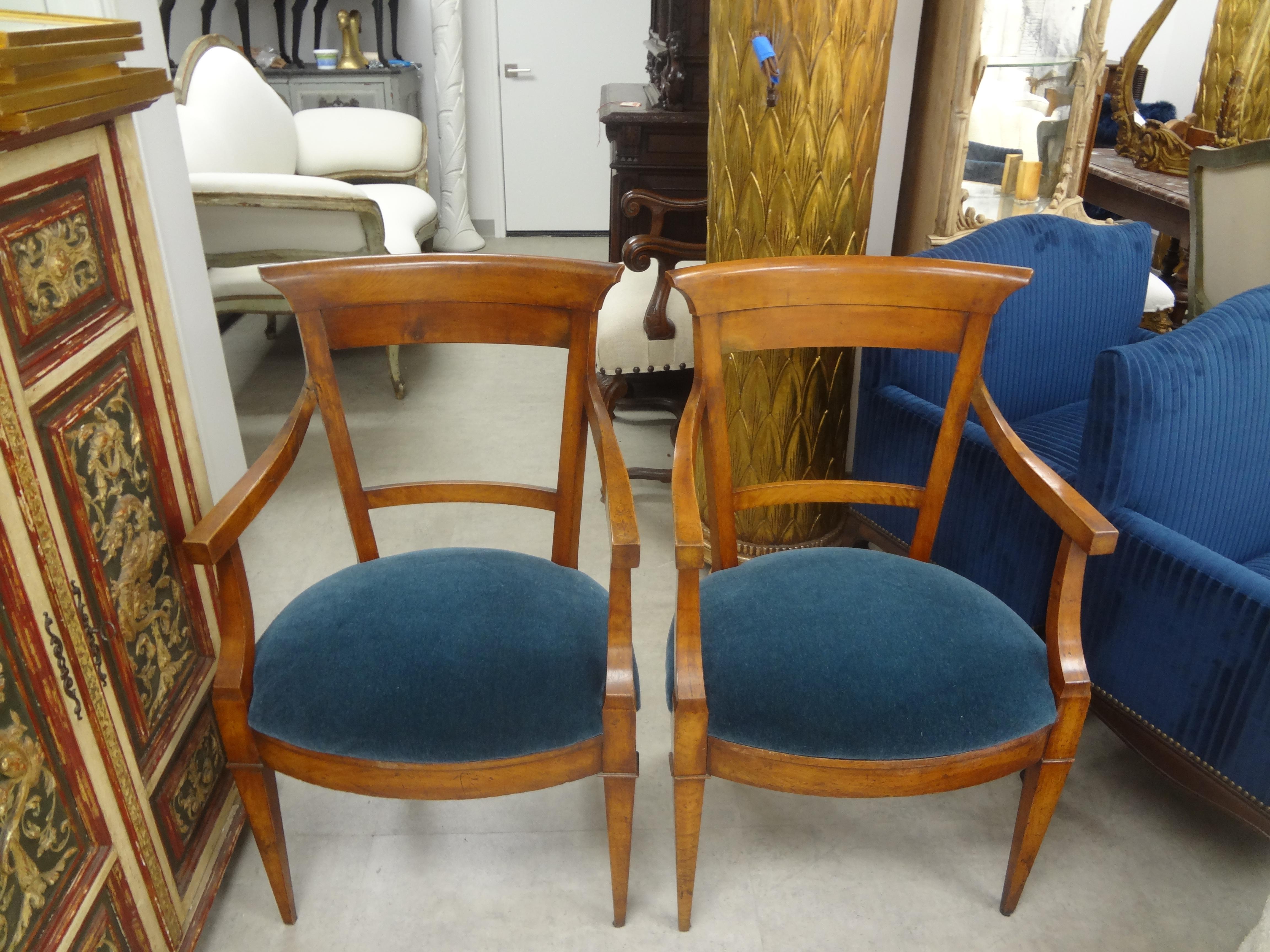 Pair of French Louis XVI Style Walnut Armchairs or Side Chairs In Good Condition For Sale In Houston, TX
