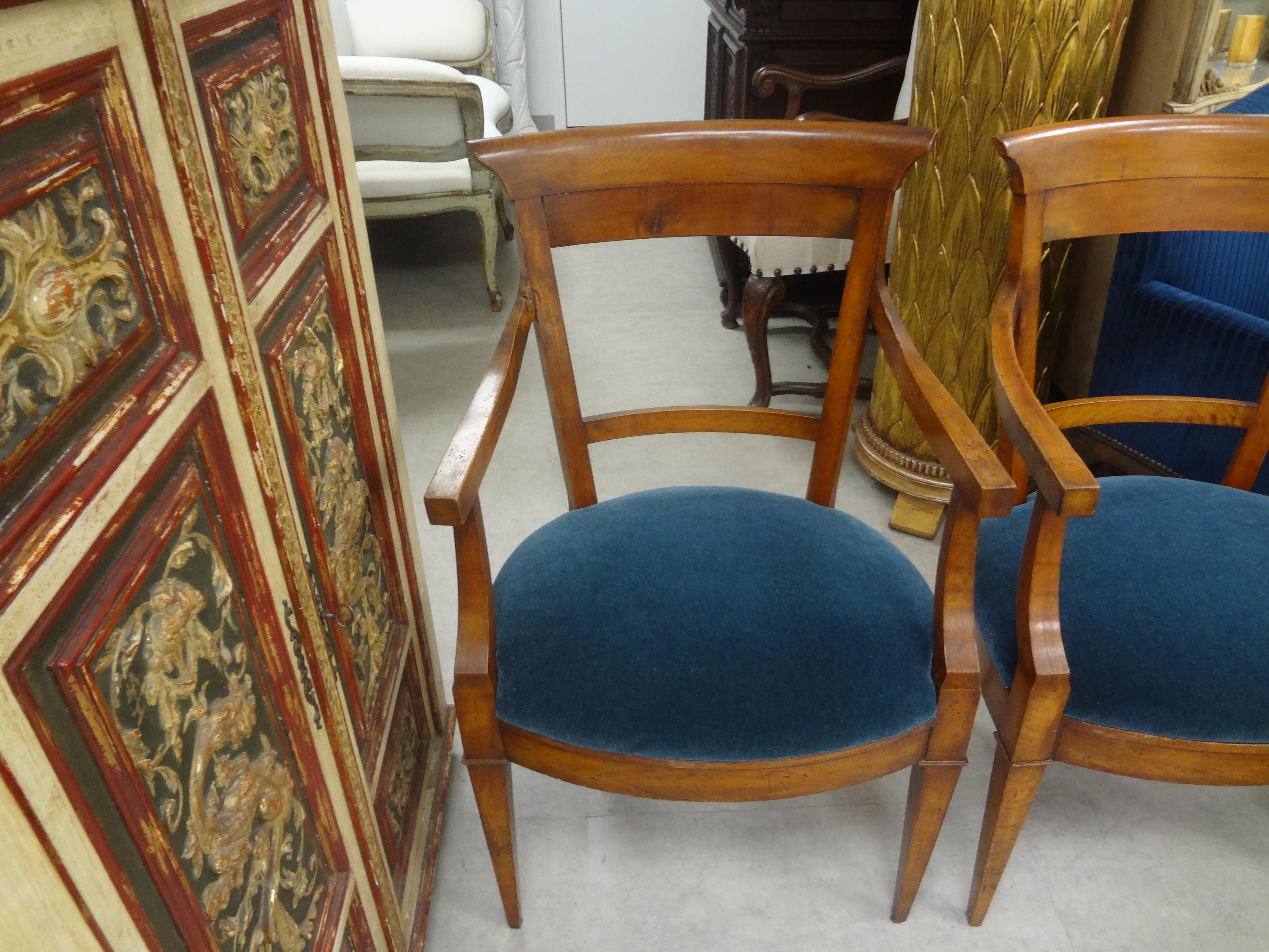 Early 20th Century Pair of French Louis XVI Style Walnut Armchairs or Side Chairs For Sale