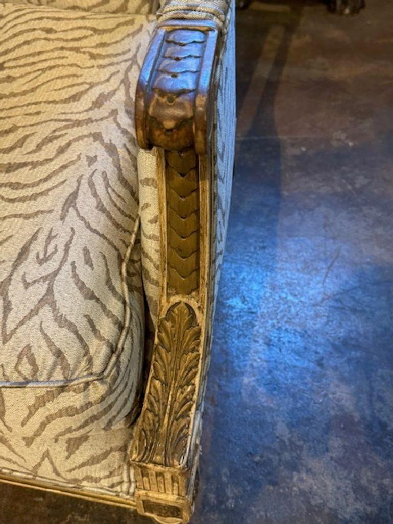 Francese Coppia di poltrone imbottite francesi Luigi XVI in vendita