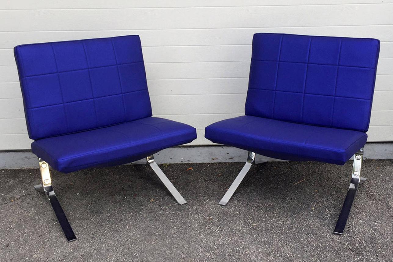 Pair of French Lounge Chairs by Olivier Mourgue For Sale 3