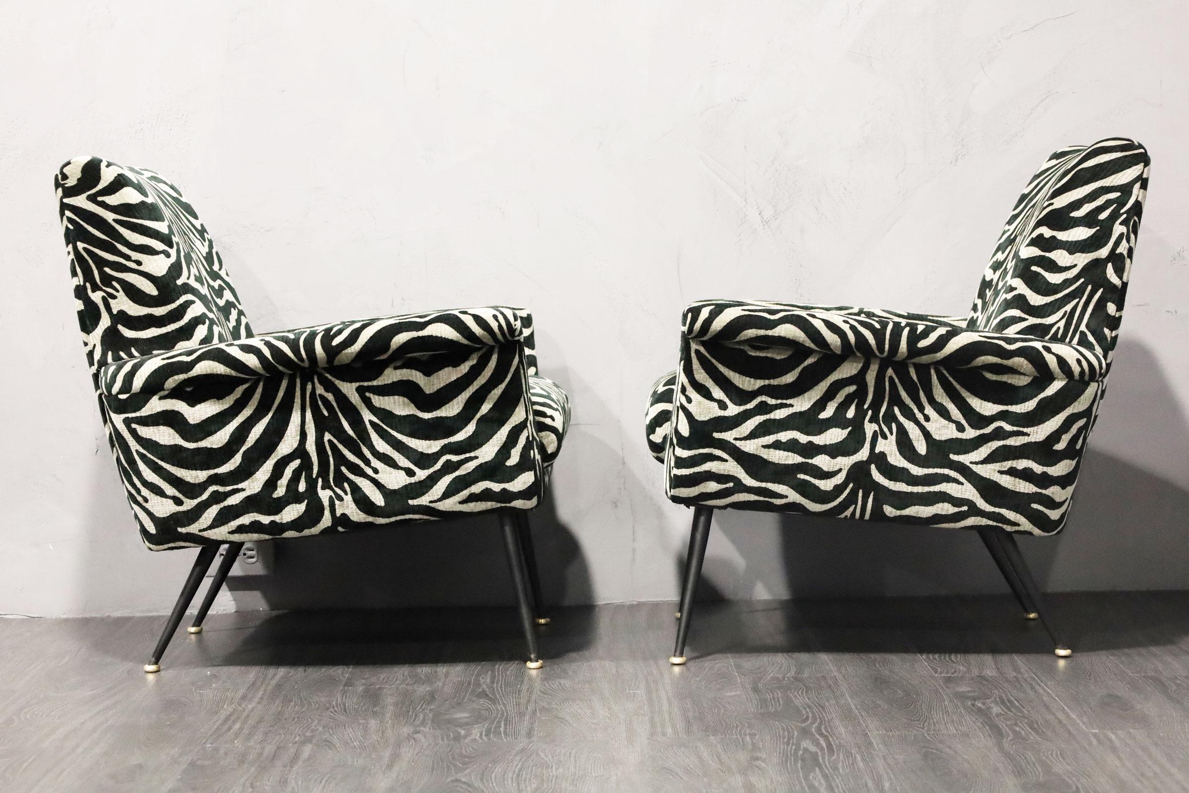 Métal Paire de chaises longues françaises en tapisserie neuve en vente