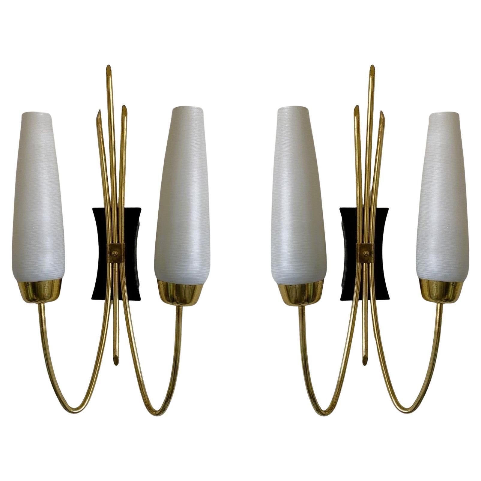 Coppia di lampade da parete a doppia luce della Maison Maison Arlus in ottone, Francia, anni '50