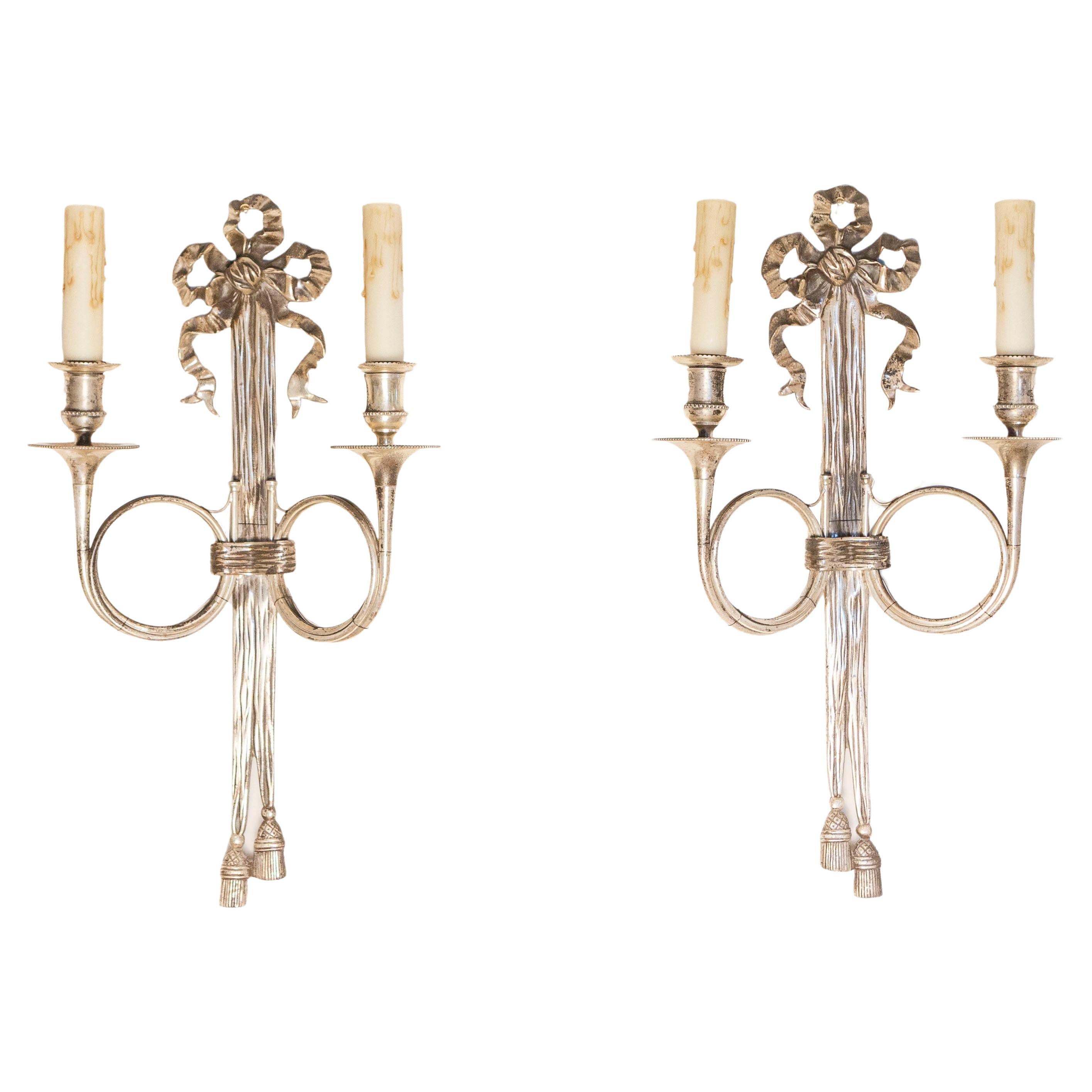 Paire d'appliques en bronze argenté inspirées de la Maison Baguès avec cornes de chasse