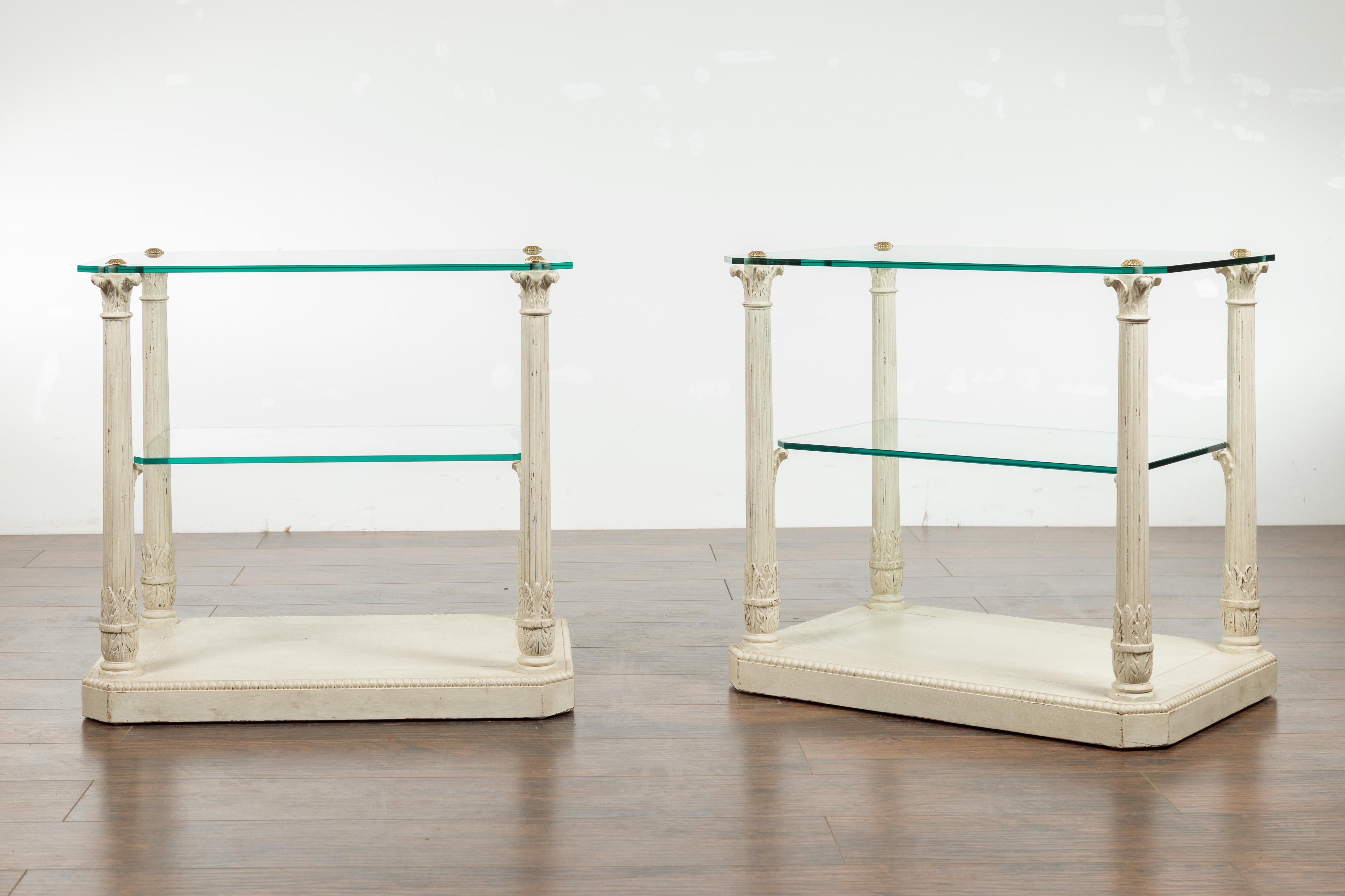Paar französische Säulentische mit Glasplatte von Maison Jansen und korinthischen Kapitellen im Angebot 11