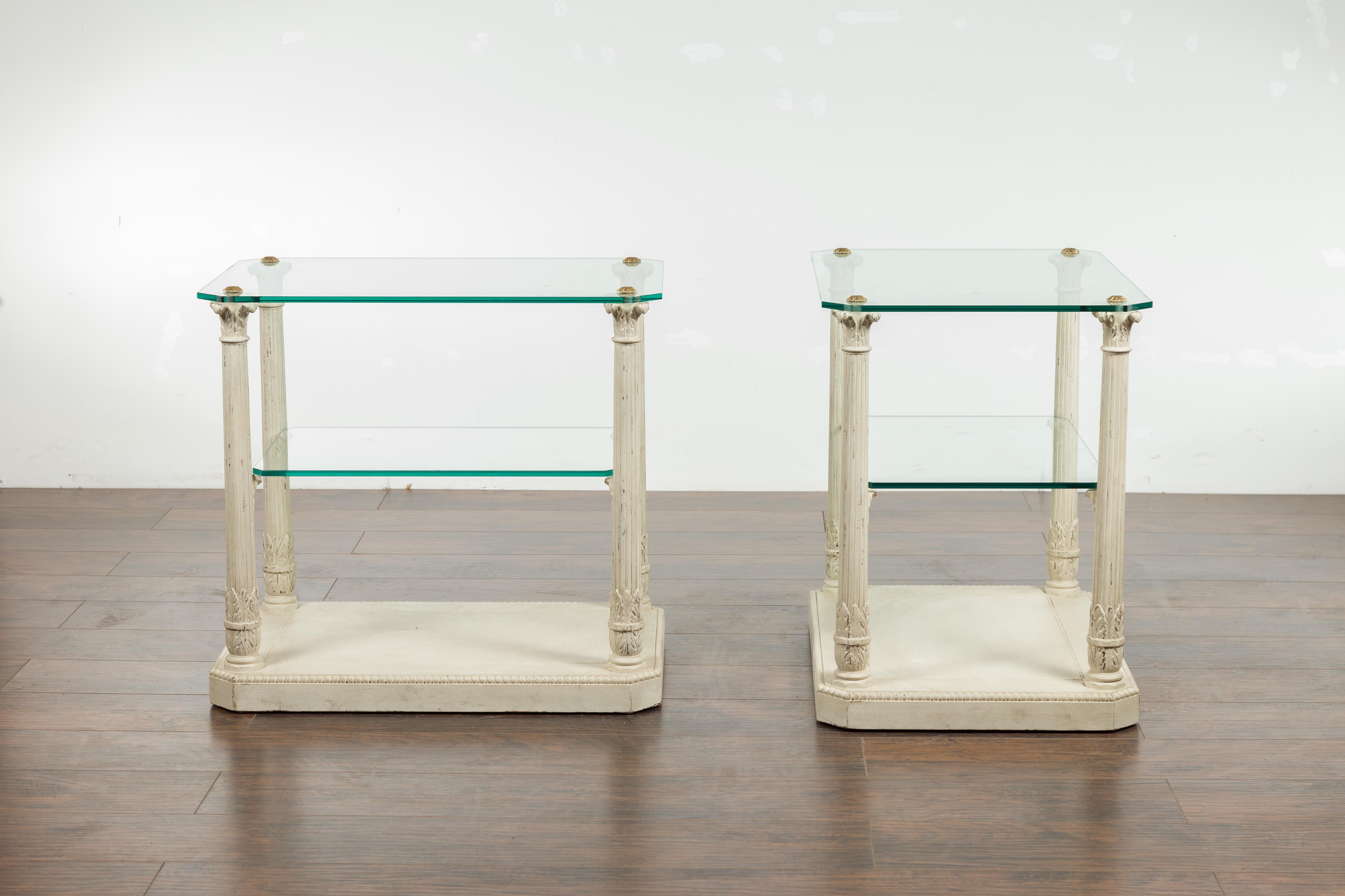 Paar französische Säulentische mit Glasplatte von Maison Jansen und korinthischen Kapitellen im Angebot 12
