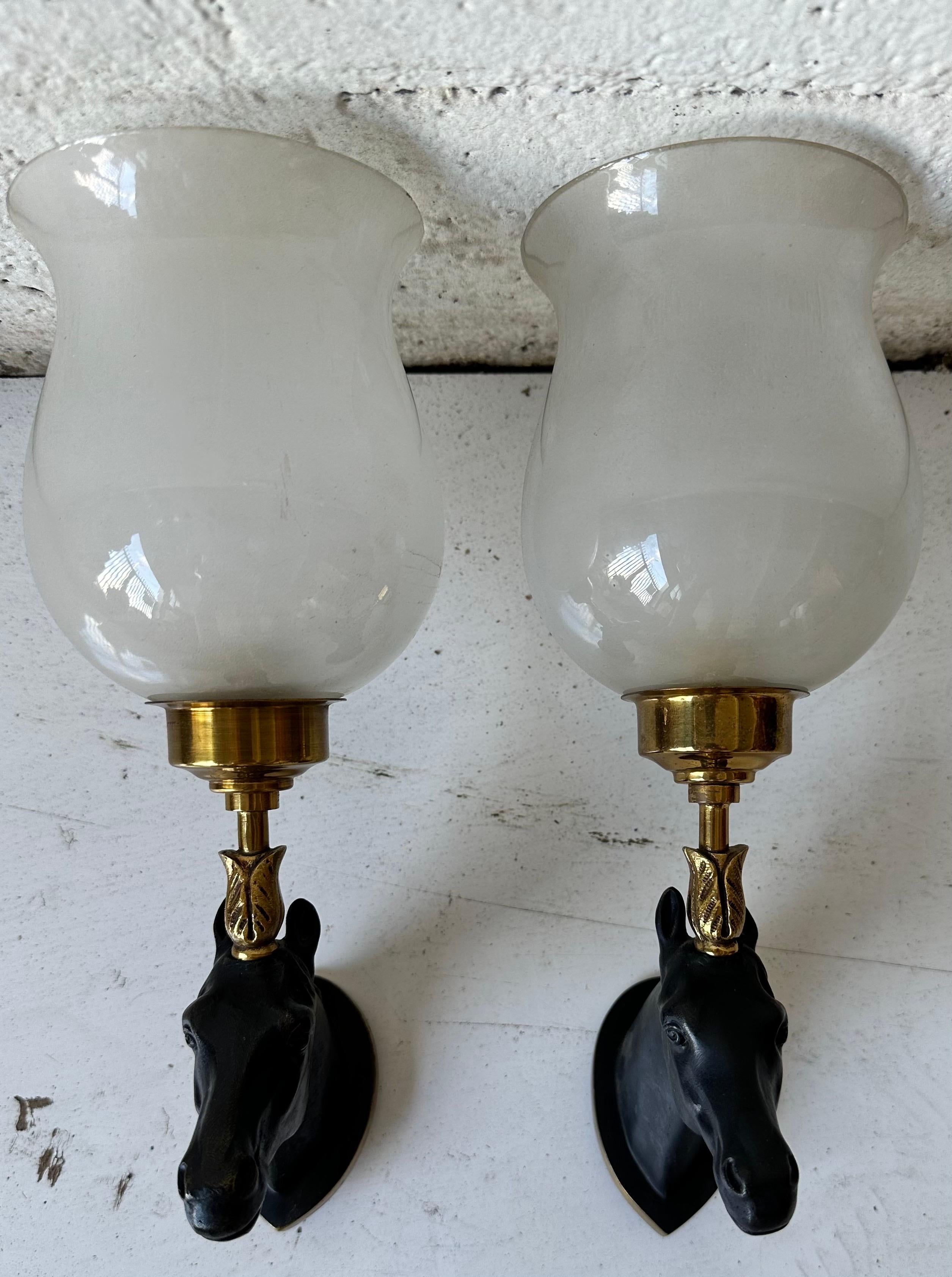 Neoclassico Coppia di lampade a cavallo francesi in bronzo della Maison Lancel, 2 coppie disponibili in vendita