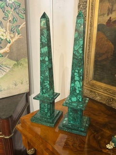 Paire d'obélisques français en malachite