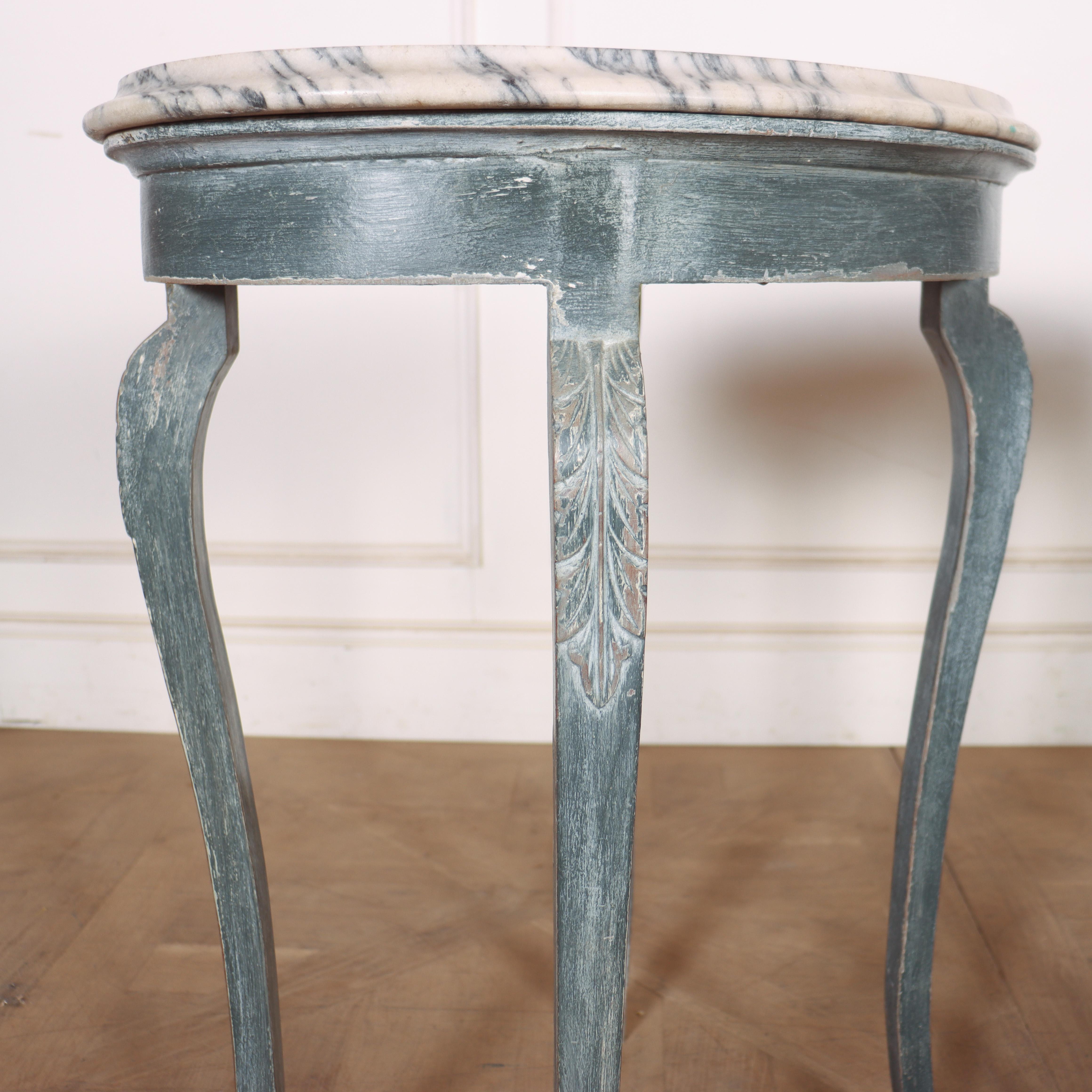 Hêtre Paire de tables de lampe françaises à dessus en marbre en vente