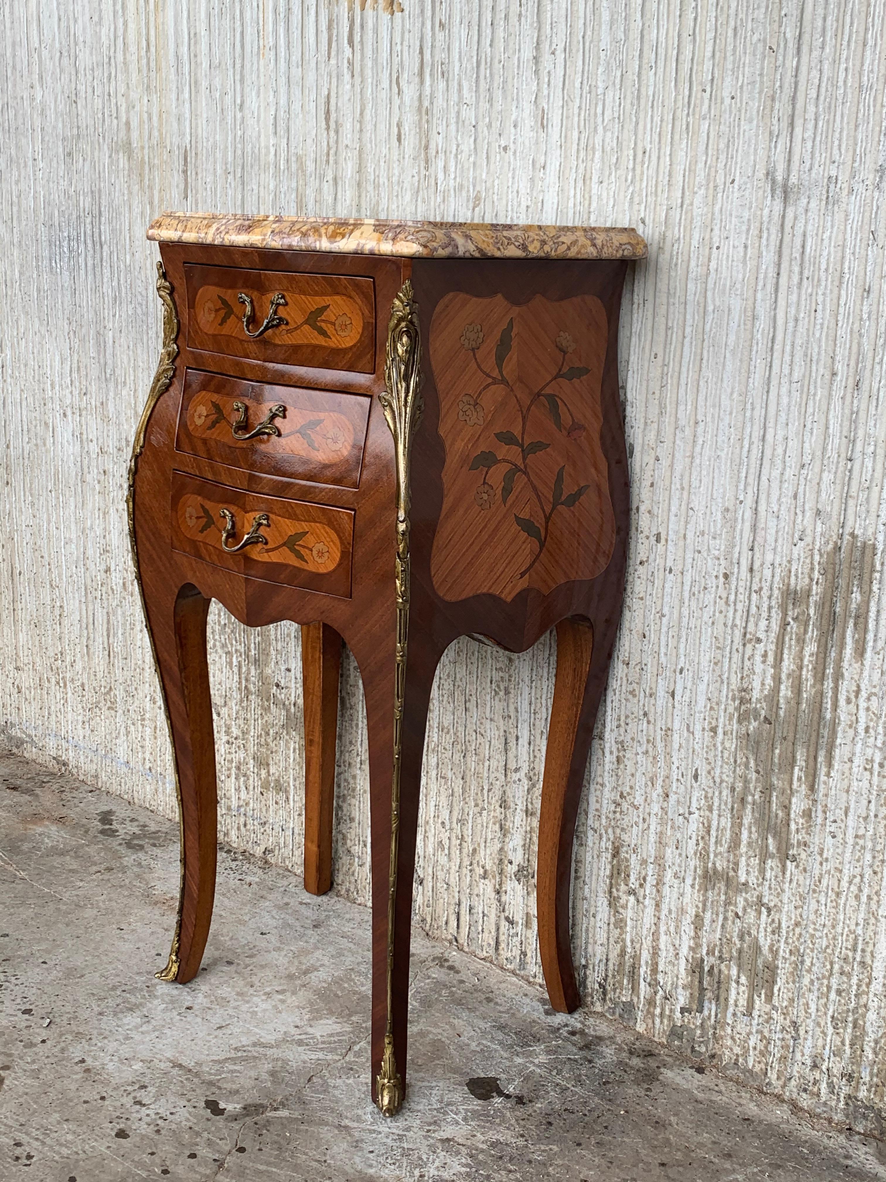 20th Century Pair of French Marquetry Nightstands with Three Drawers and Bronze Hardware For Sale