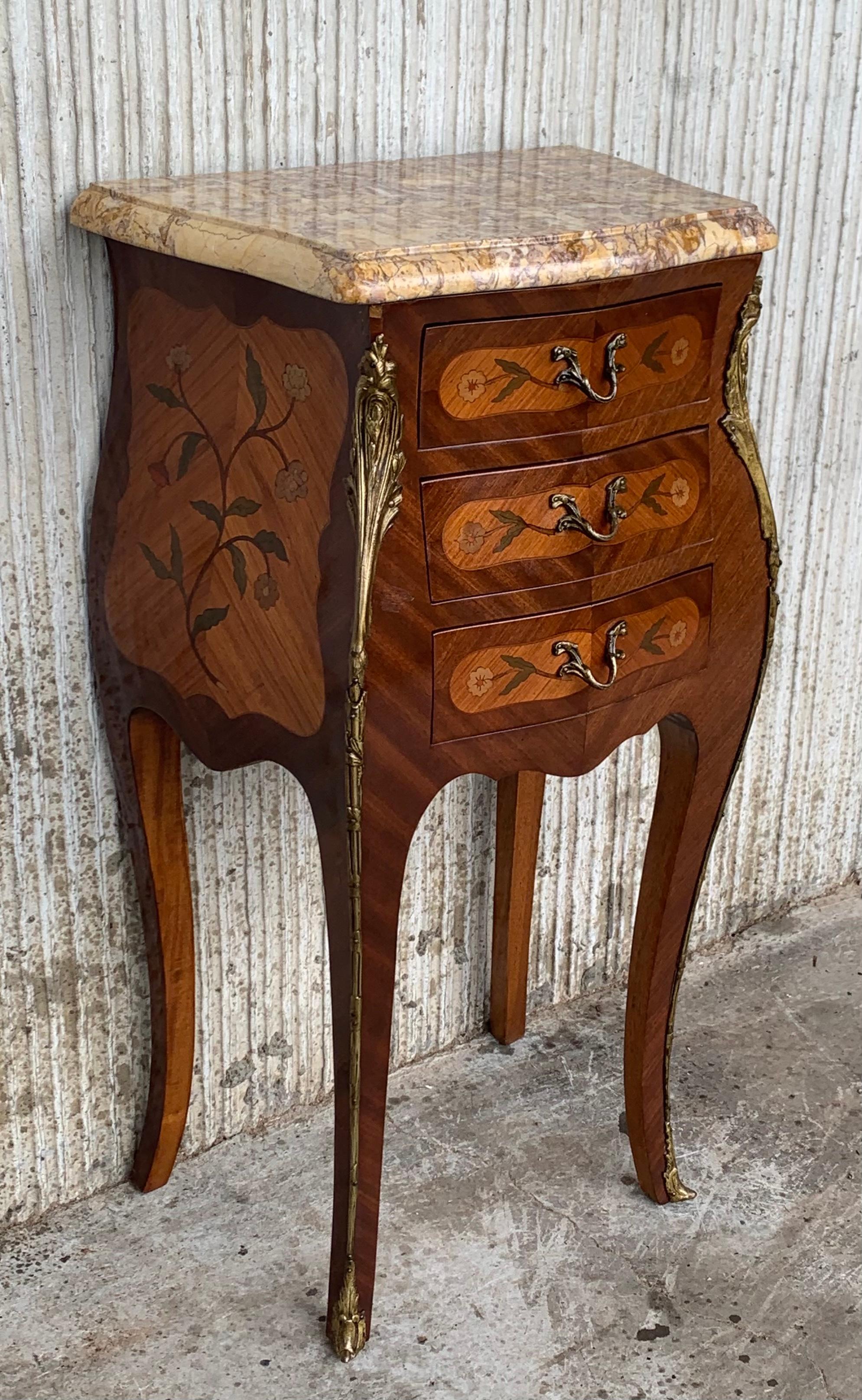Pair of French Marquetry Nightstands with Three Drawers and Bronze Hardware For Sale 1