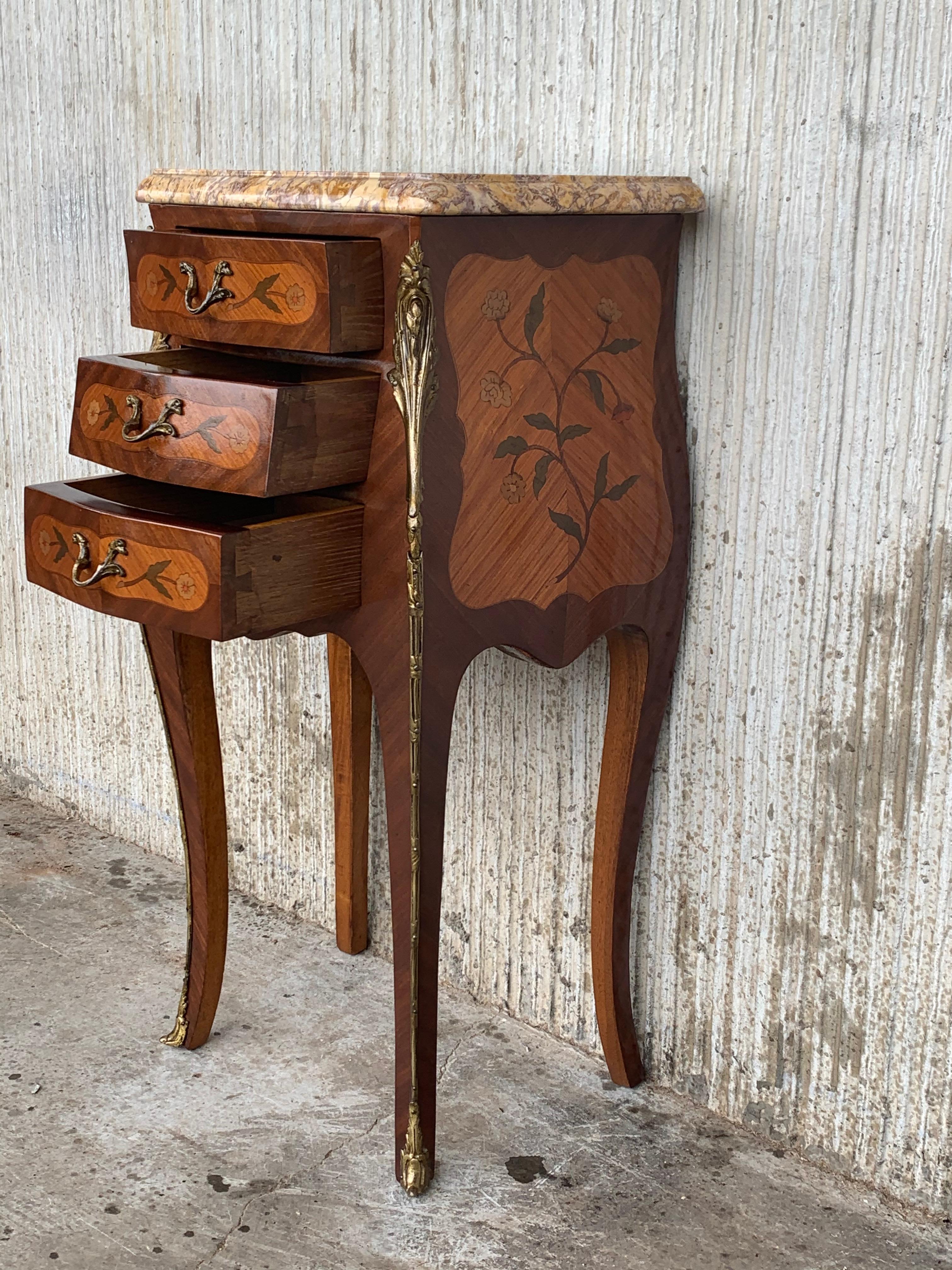 Pair of French Marquetry Nightstands with Three Drawers and Bronze Hardware For Sale 3