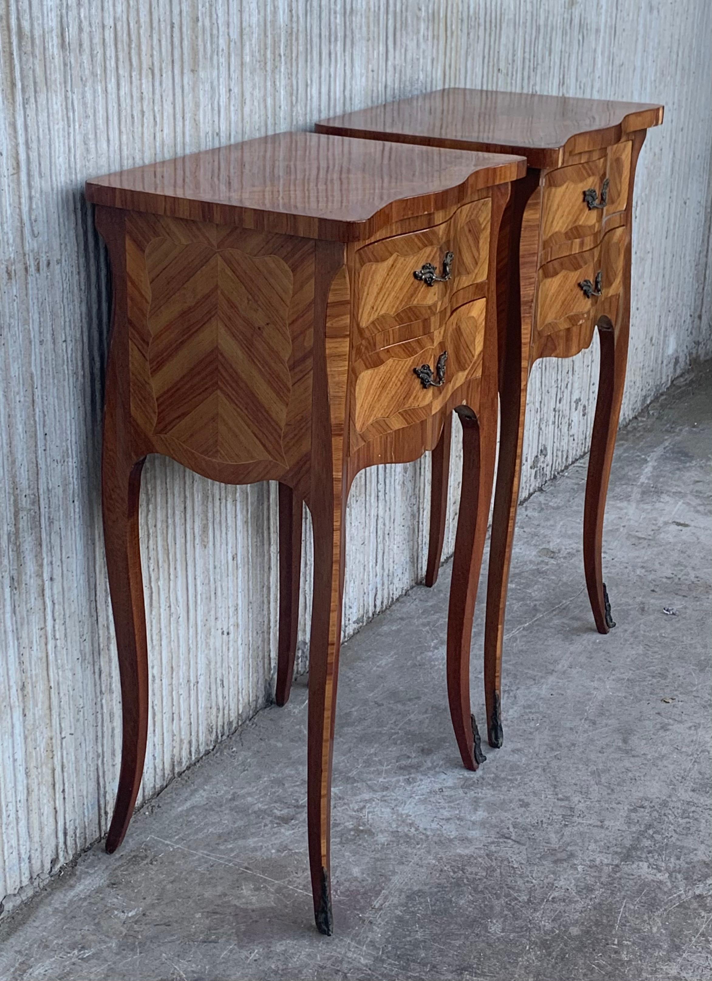 Pair of French Marquetry Nightstands with Two Drawers and Bronze Hardware In Good Condition In Miami, FL