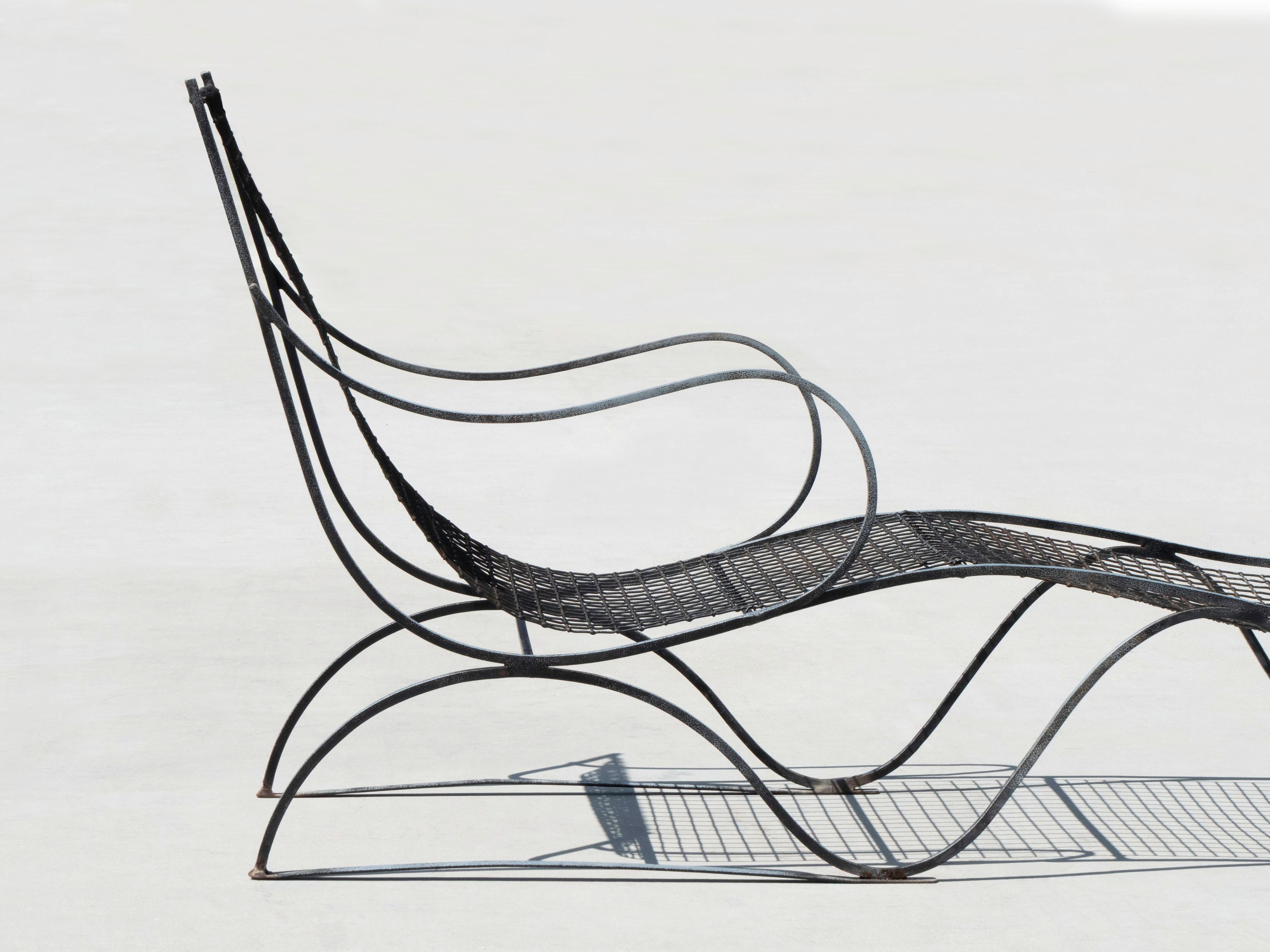Pair of French, Mesh Iron Lounge Chaises in the Manner of Jean Royère, 1940s For Sale 7
