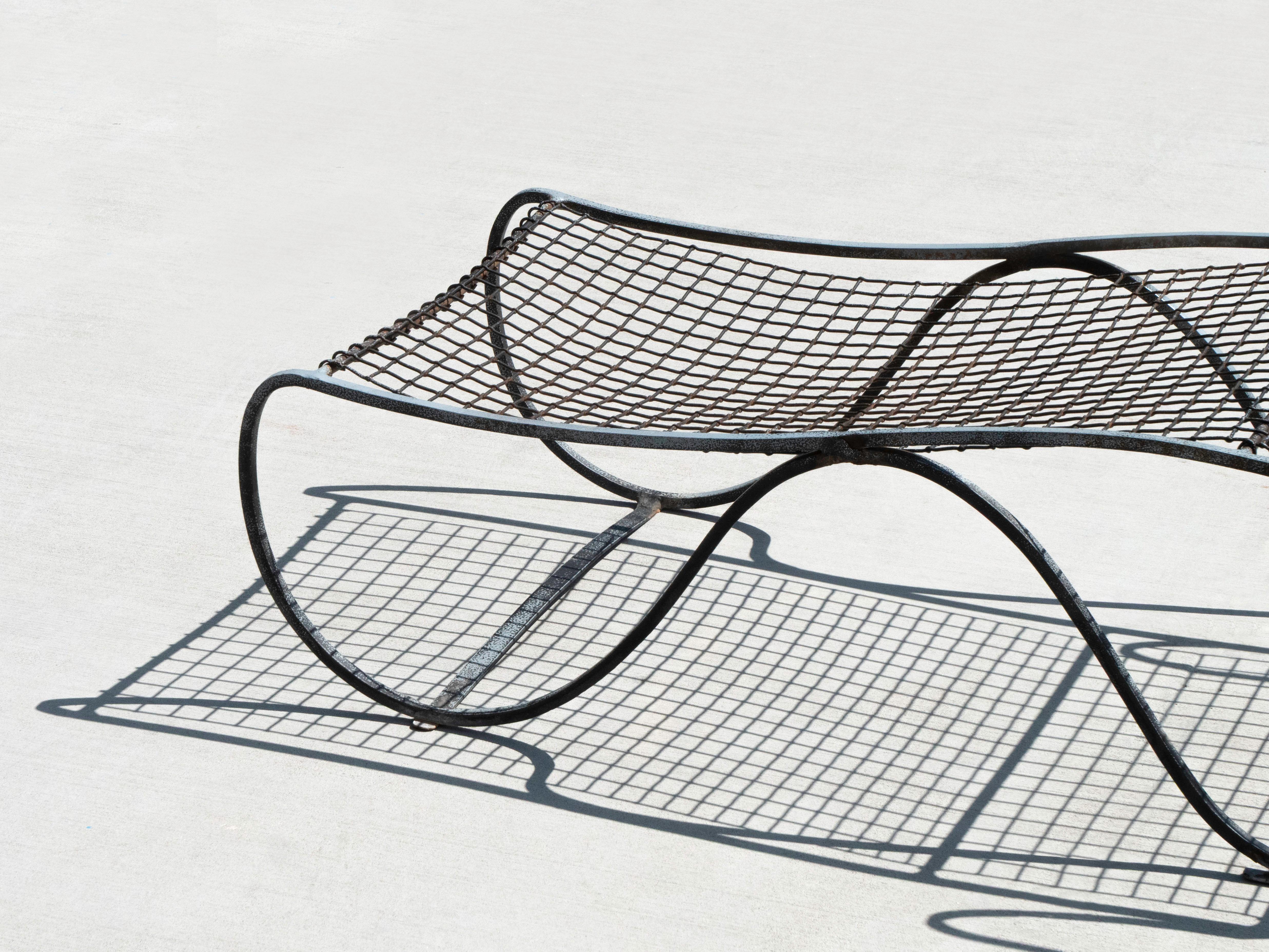 Pair of French, Mesh Iron Lounge Chaises in the Manner of Jean Royère, 1940s For Sale 3