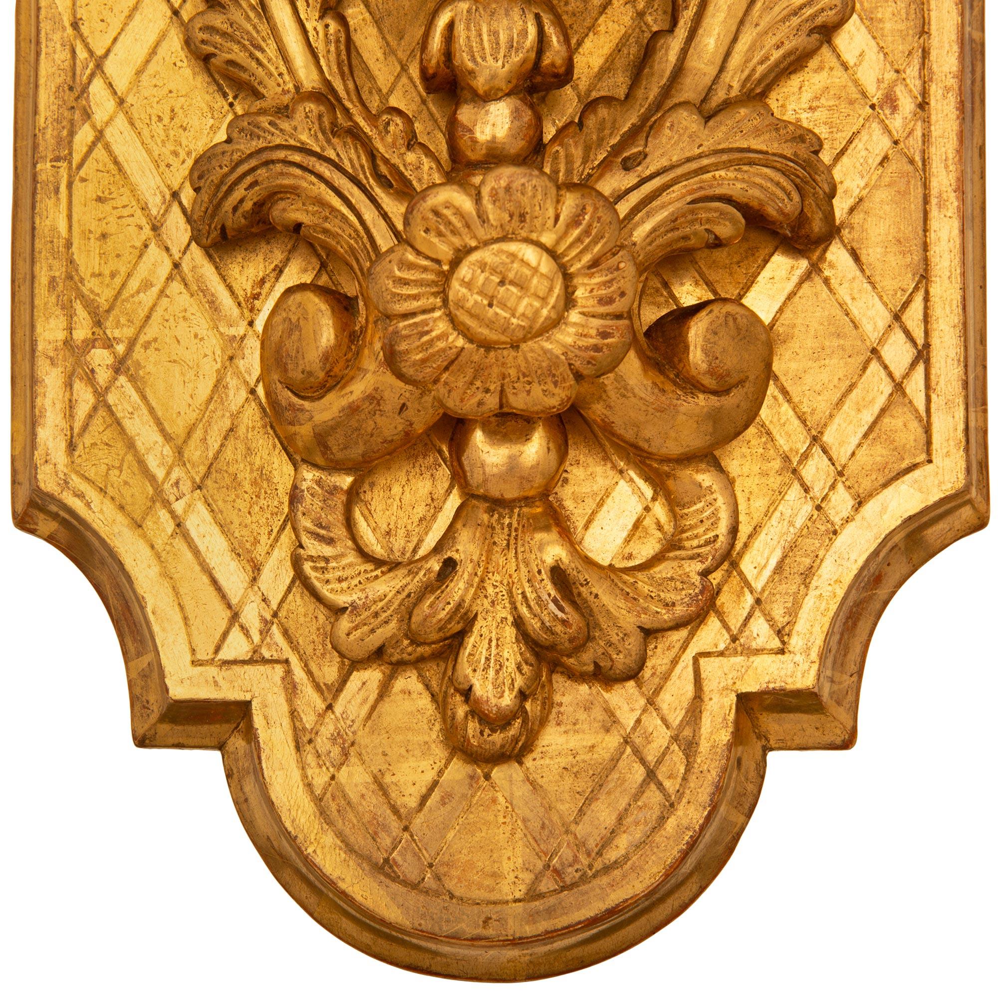 pair of French mid 18th century Regence Period Giltwood wall brackets For Sale 3