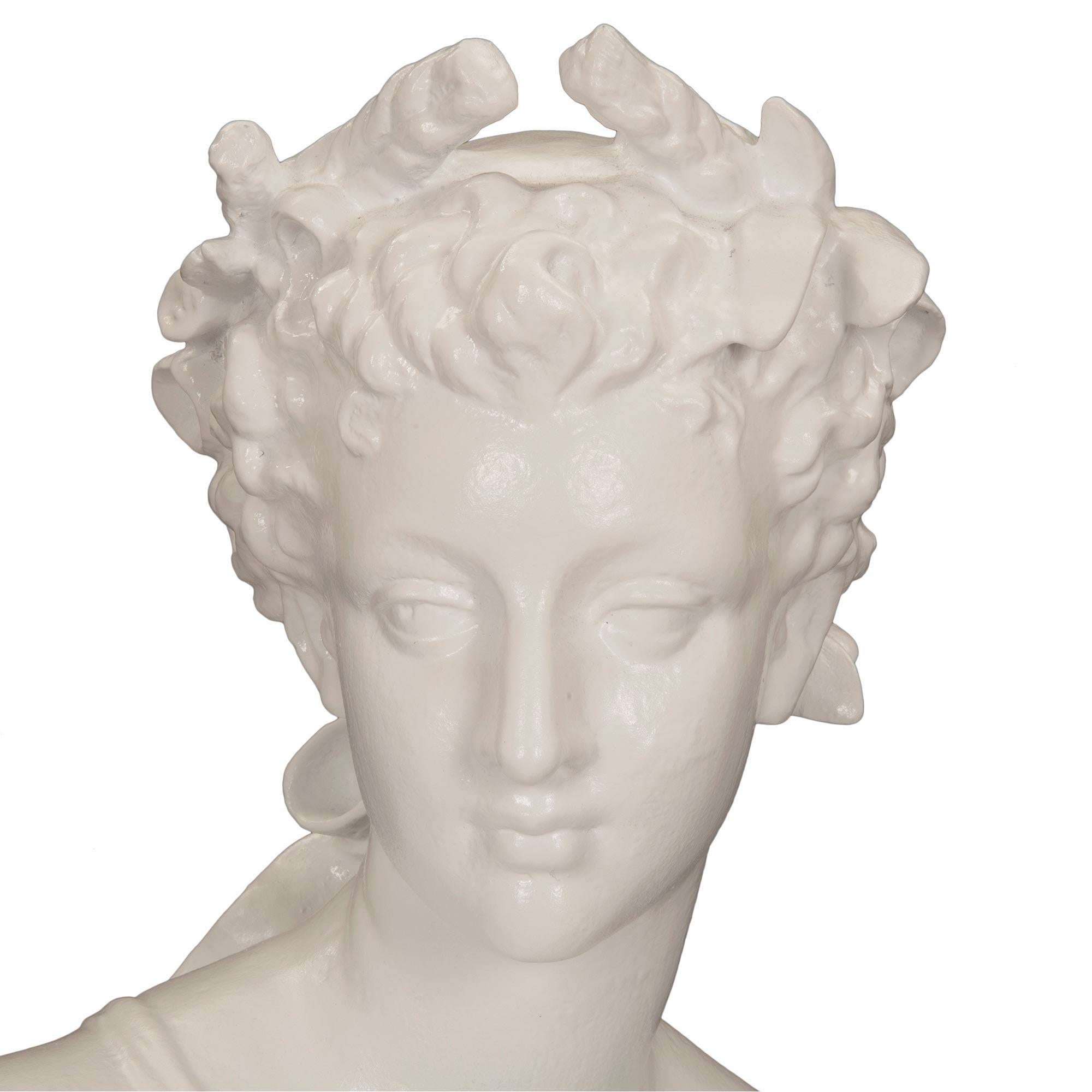Coppia di statue in ghisa francesi della metà del XIX secolo in vendita 2