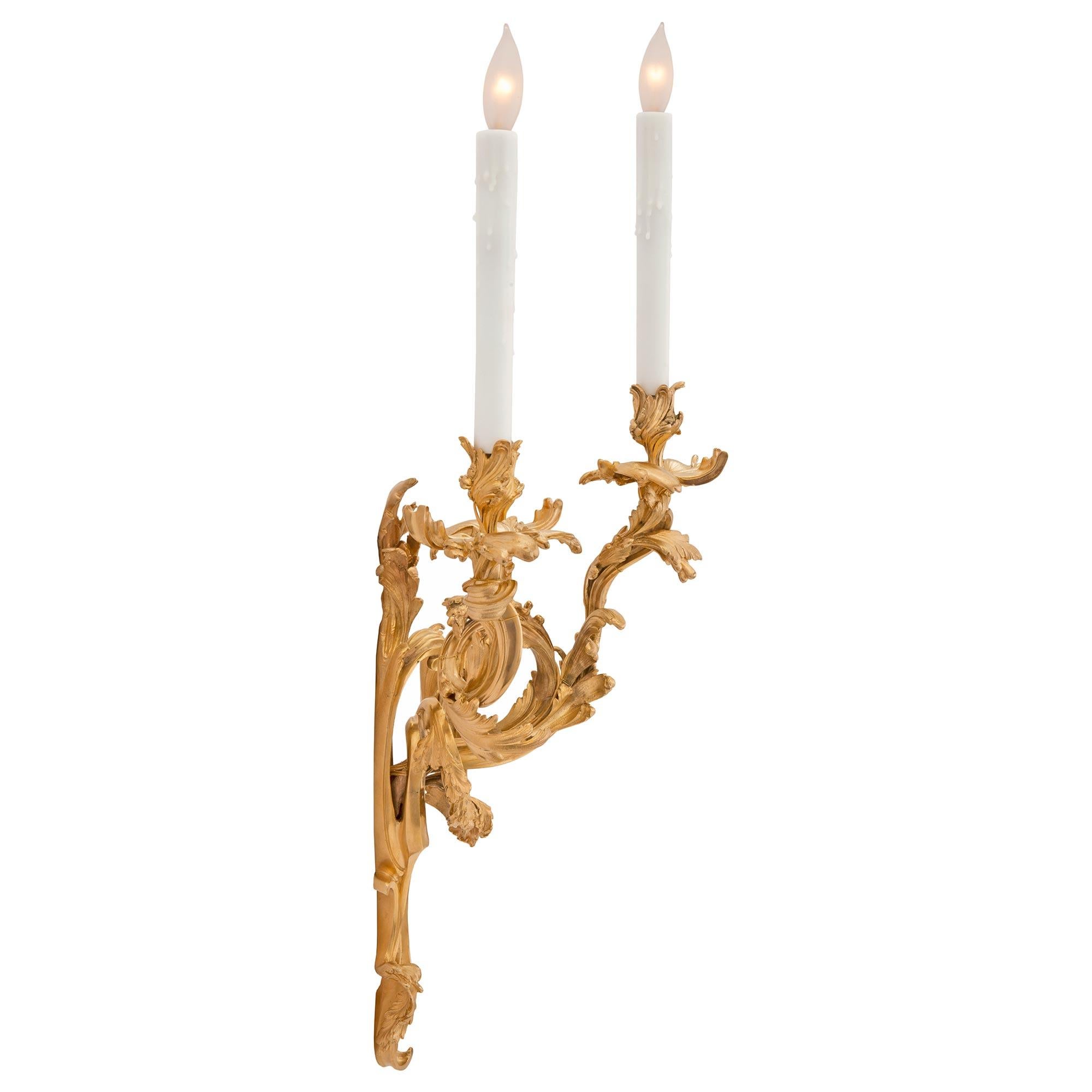 Pair of French Mid 19th Century Louis XV St. Ormolu Sconces In Good Condition For Sale In West Palm Beach, FL