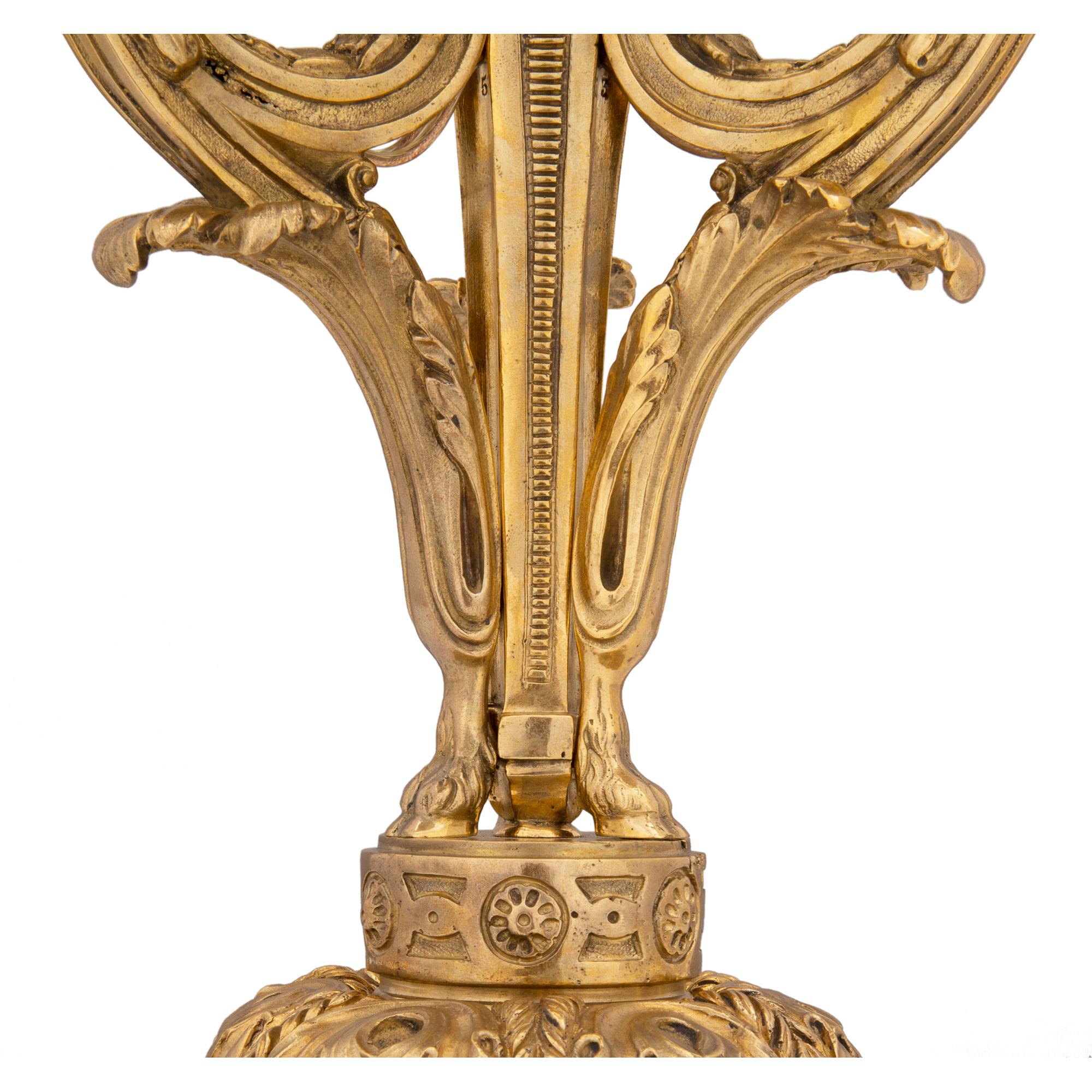 Paar französische Bouilotte-Lampen aus Goldbronze im Louis-XVI-Stil aus der Mitte des 19. Jahrhunderts im Angebot 1