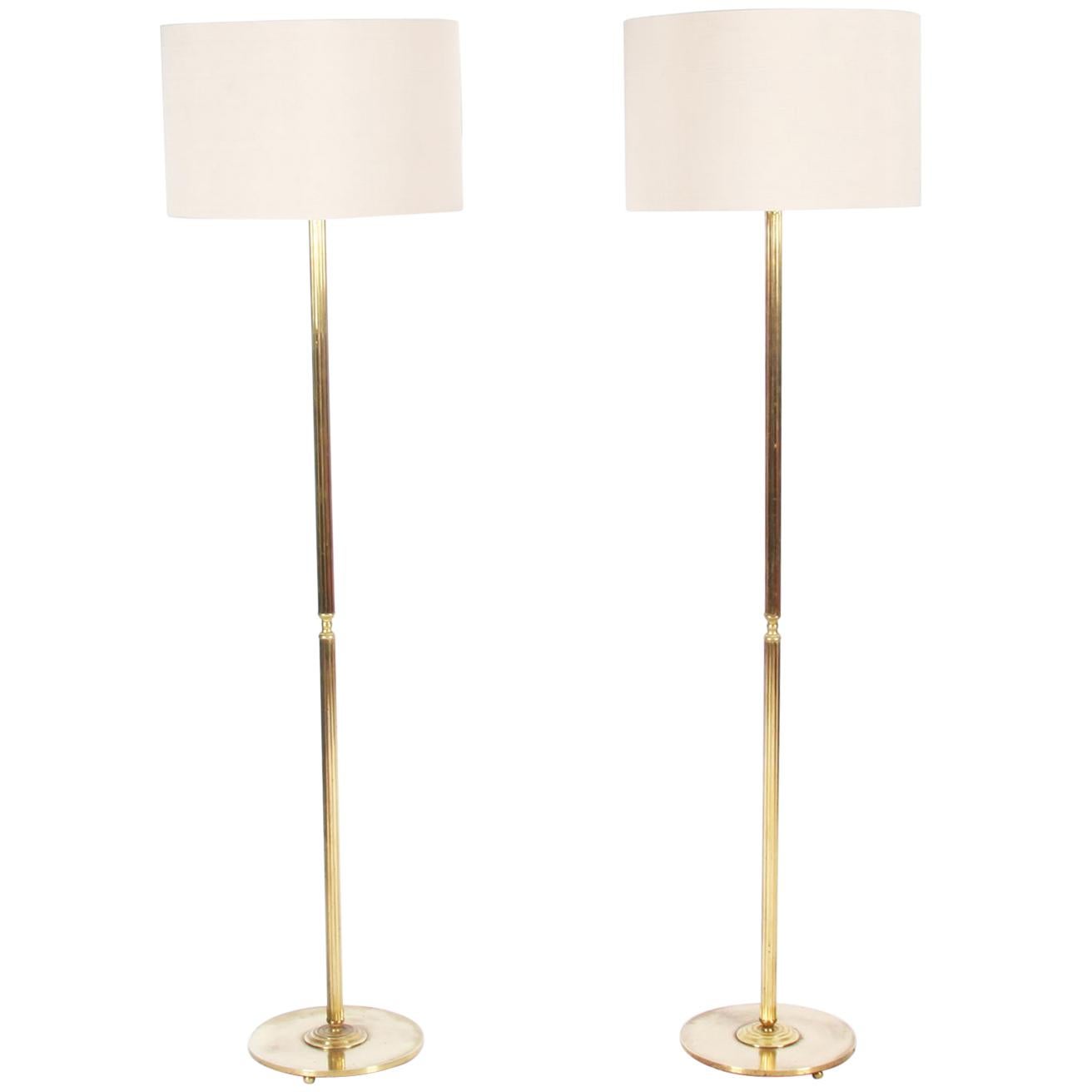Pair of French Mid-20th Century Reeded Brass Floor Lamps For Sale