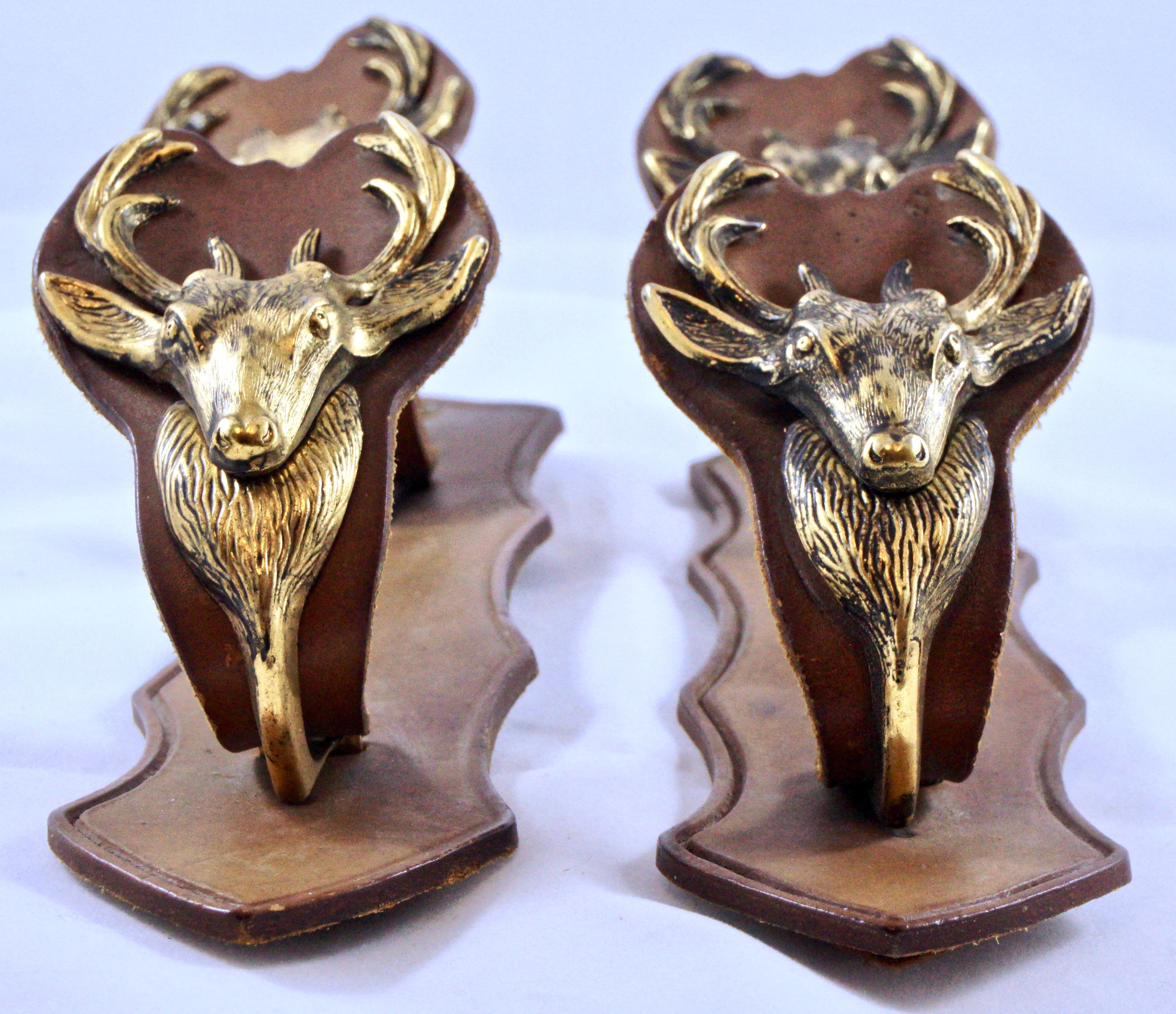 Pair of French Mid Brown Leather and Brass Deer Design Gun Racks In Good Condition In London, GB