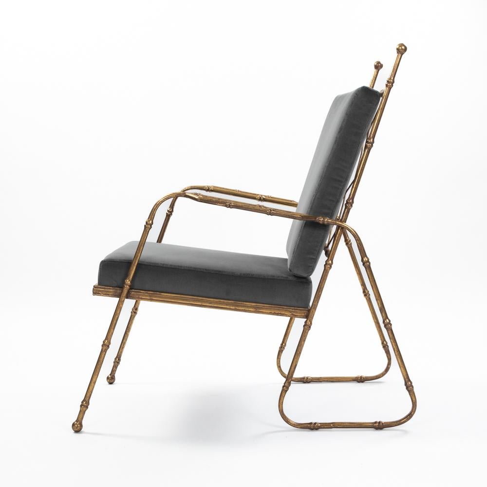 Paar französische Mid-Centruy-Sessel aus vergoldetem Eisen und Kunstbambus in Grauem Samt 1980er Jahre im Angebot 4