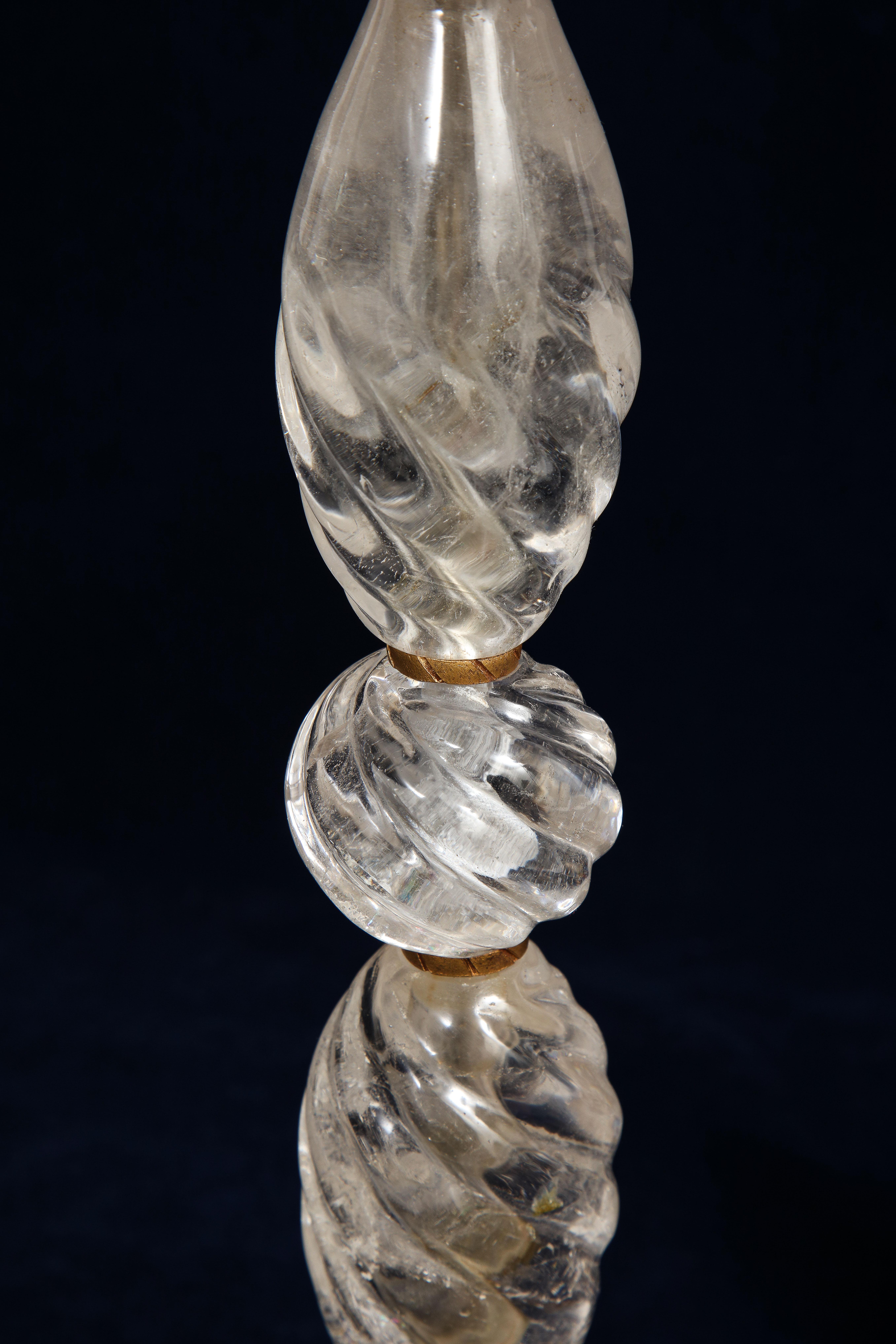 Paire de chandeliers français du milieu du siècle dernier en bronze montés sur des cristaux de roche sculptés à la main en vente 2