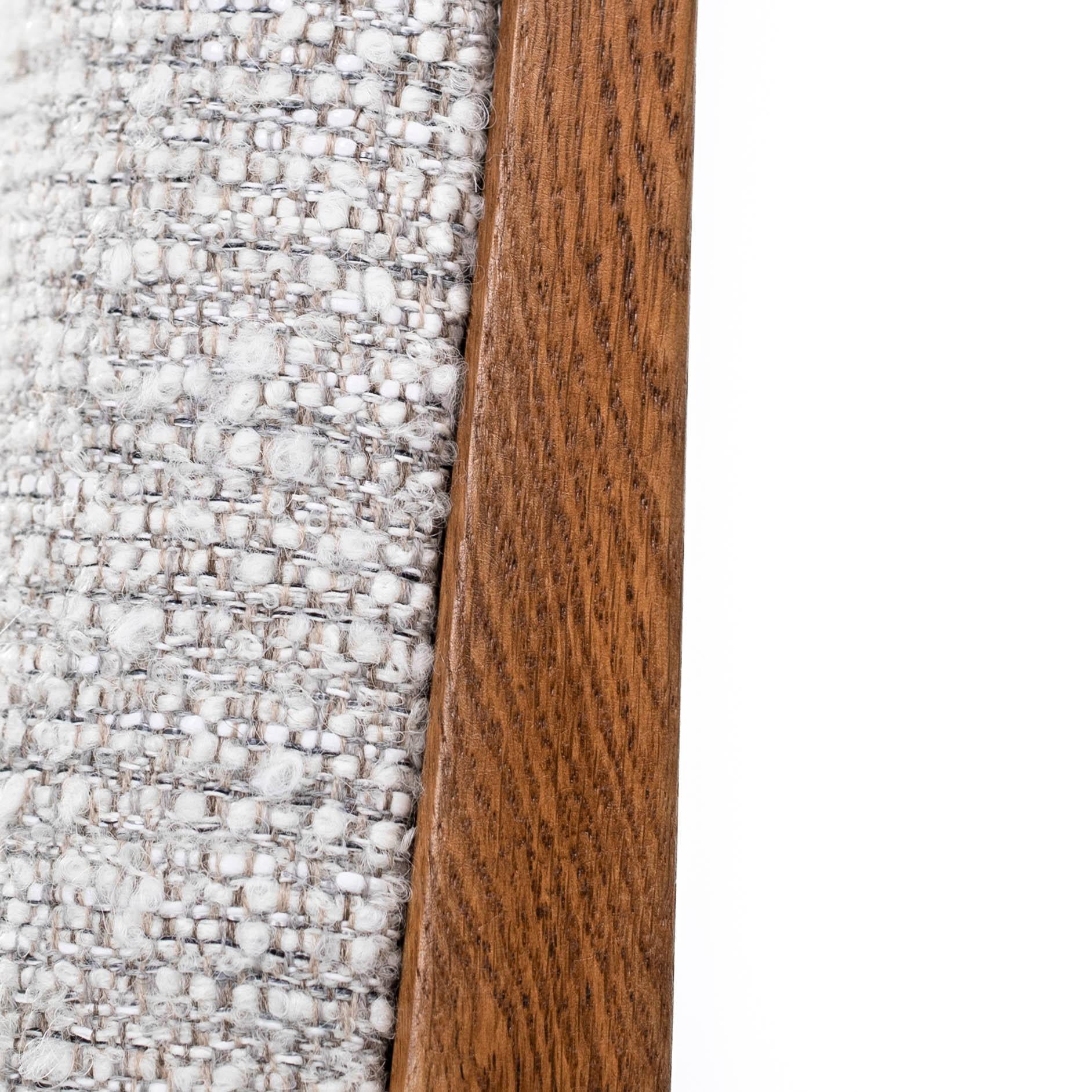 Coppia di sedie francesi di metà secolo in Oak con tessuto Bouclé di Maurice Pré 1950s in vendita 5