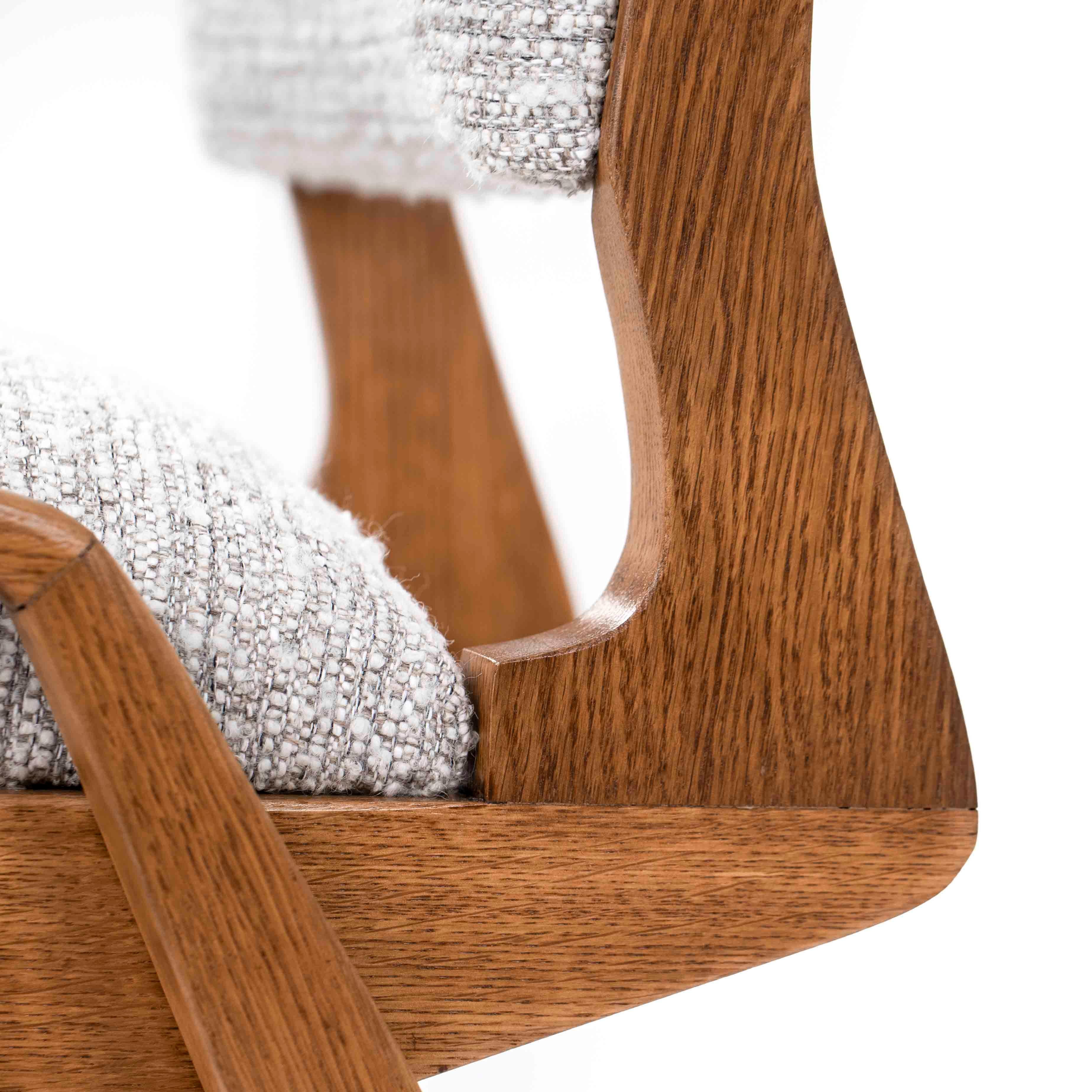 Coppia di sedie francesi di metà secolo in Oak con tessuto Bouclé di Maurice Pré 1950s in vendita 6