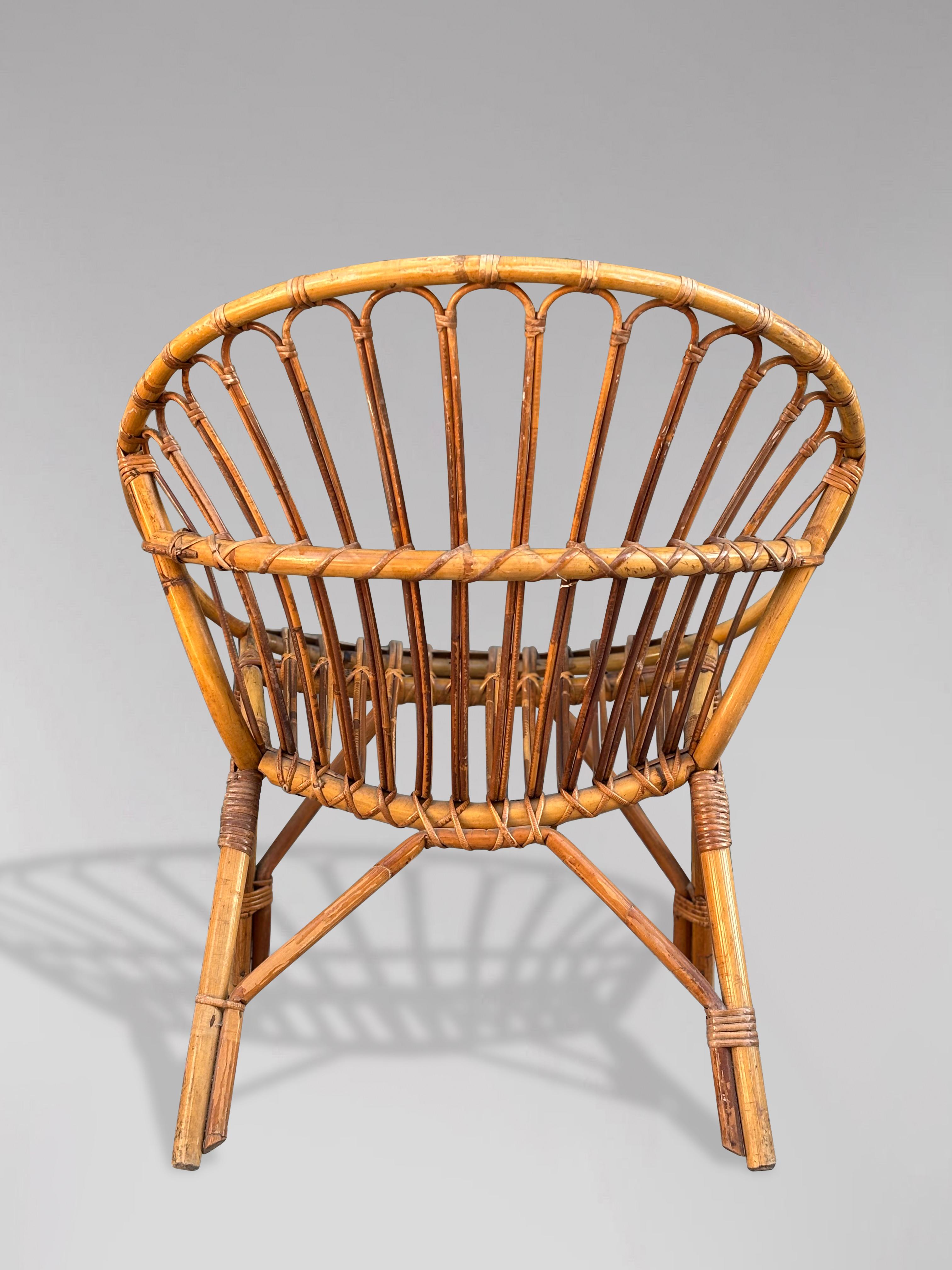 Paire de chaises longues en bambou à structure circulaire du milieu du siècle dernier Bon état - En vente à Petworth,West Sussex, GB