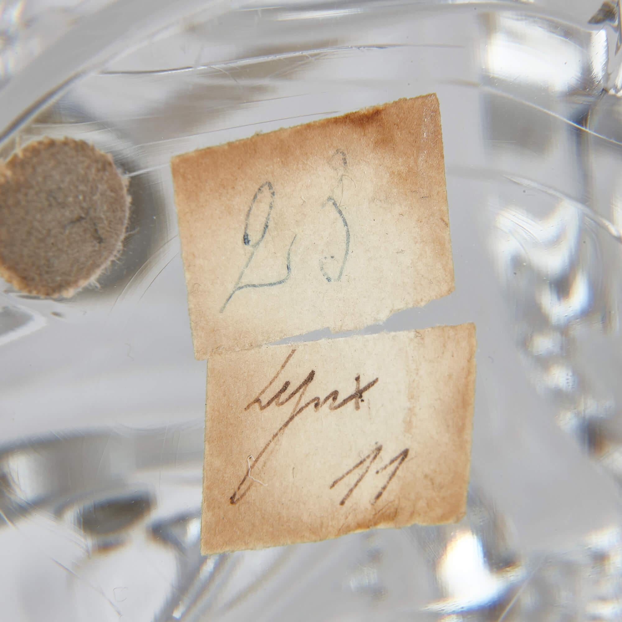 Paar französische Kristall-Tischlampen aus der Mitte des Jahrhunderts von Daum (Handgefertigt) im Angebot