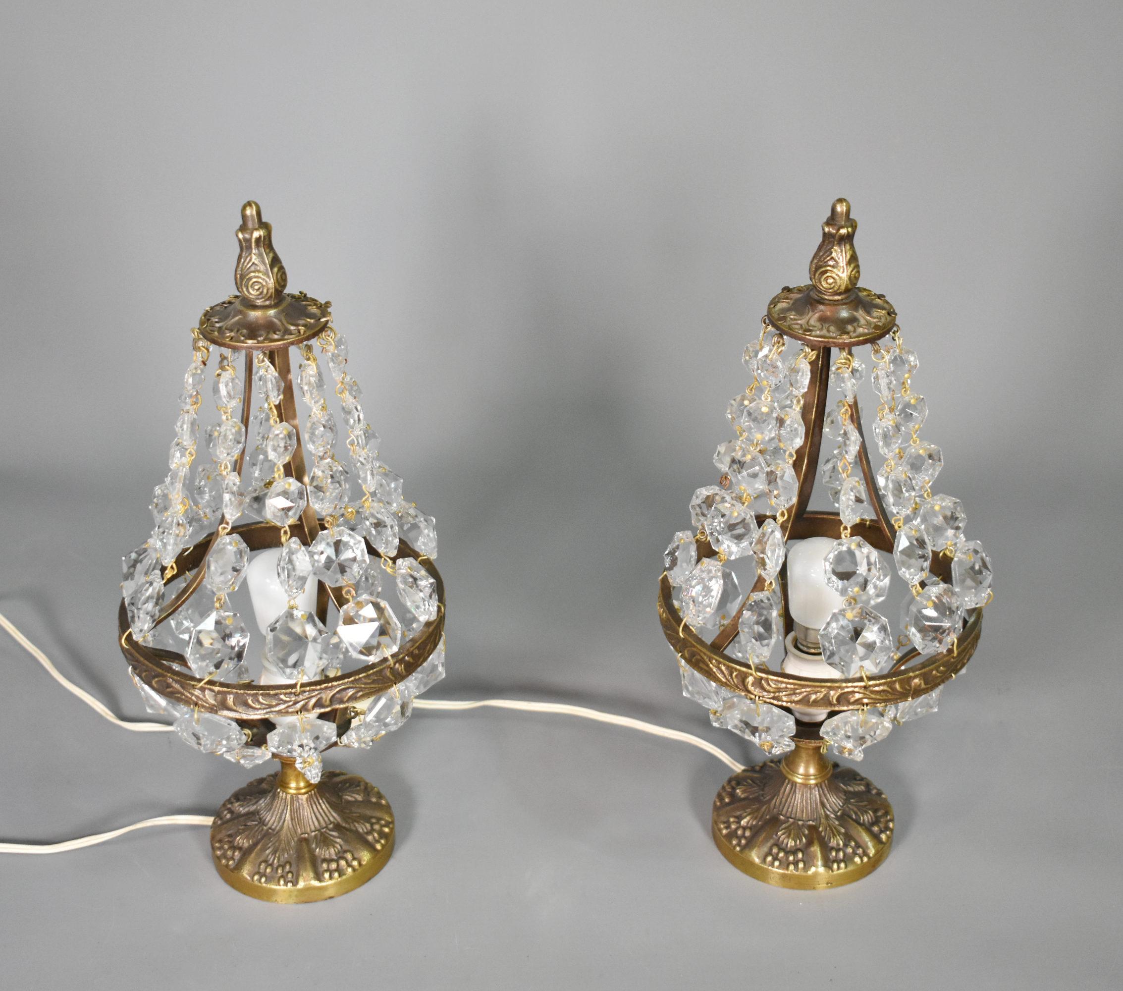 Paire de lampes de table en verre taillé du milieu du siècle, style Empire Bon état - En vente à SAINTE-COLOMBE, FR