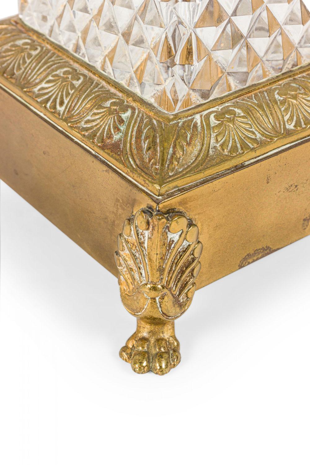 Paar französische Säulen-Tischlampen mit Diamantschliff aus der Mitte des Jahrhunderts im Angebot 3