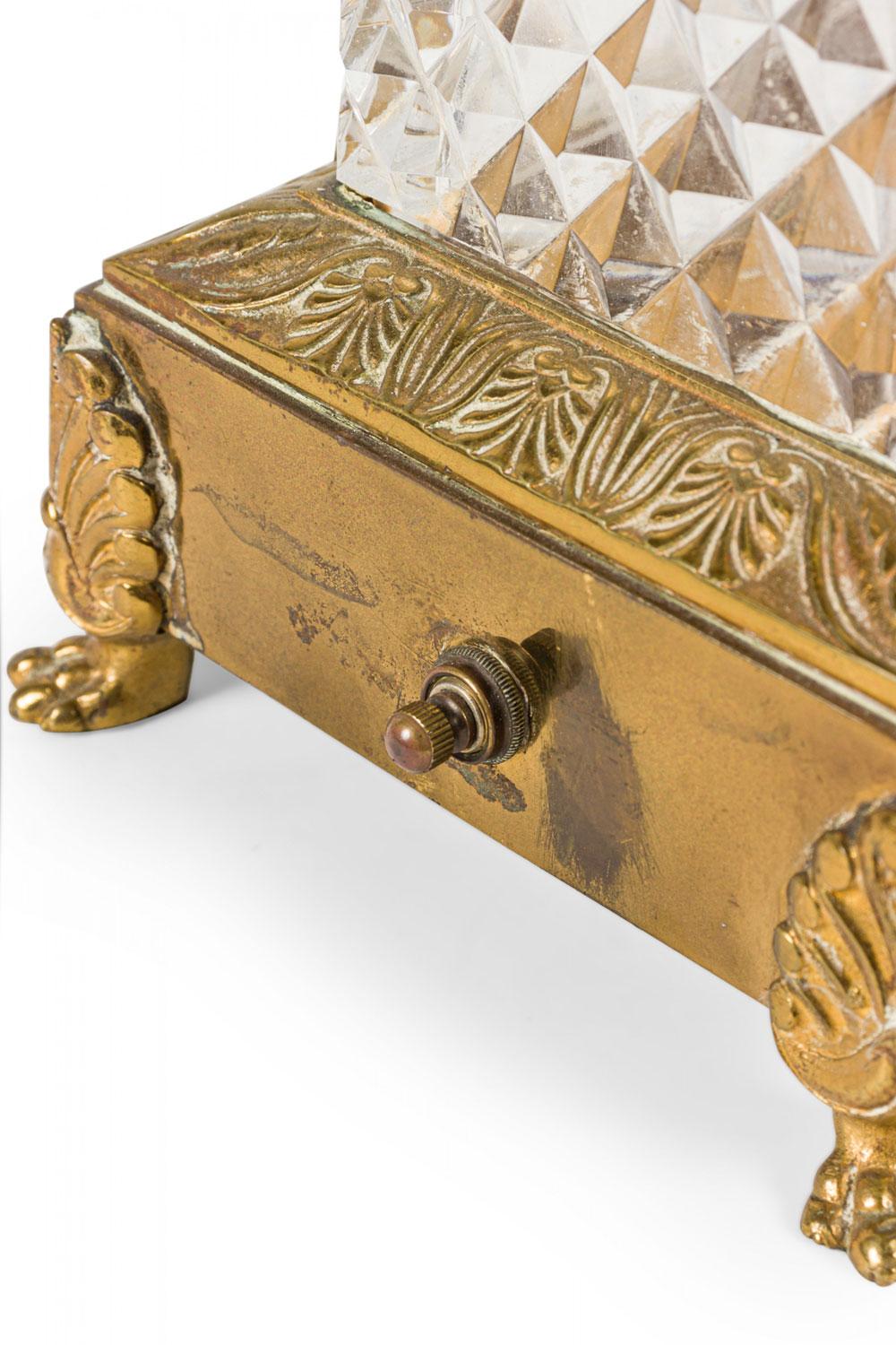 Paar französische Säulen-Tischlampen mit Diamantschliff aus der Mitte des Jahrhunderts im Angebot 4