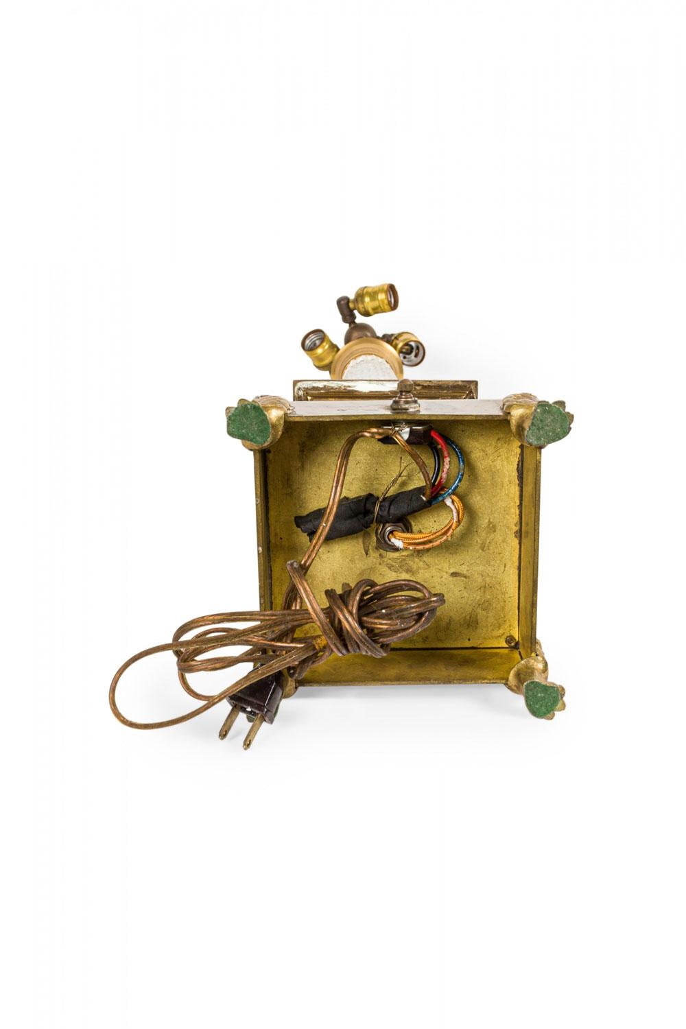 Paar französische Säulen-Tischlampen mit Diamantschliff aus der Mitte des Jahrhunderts im Angebot 5