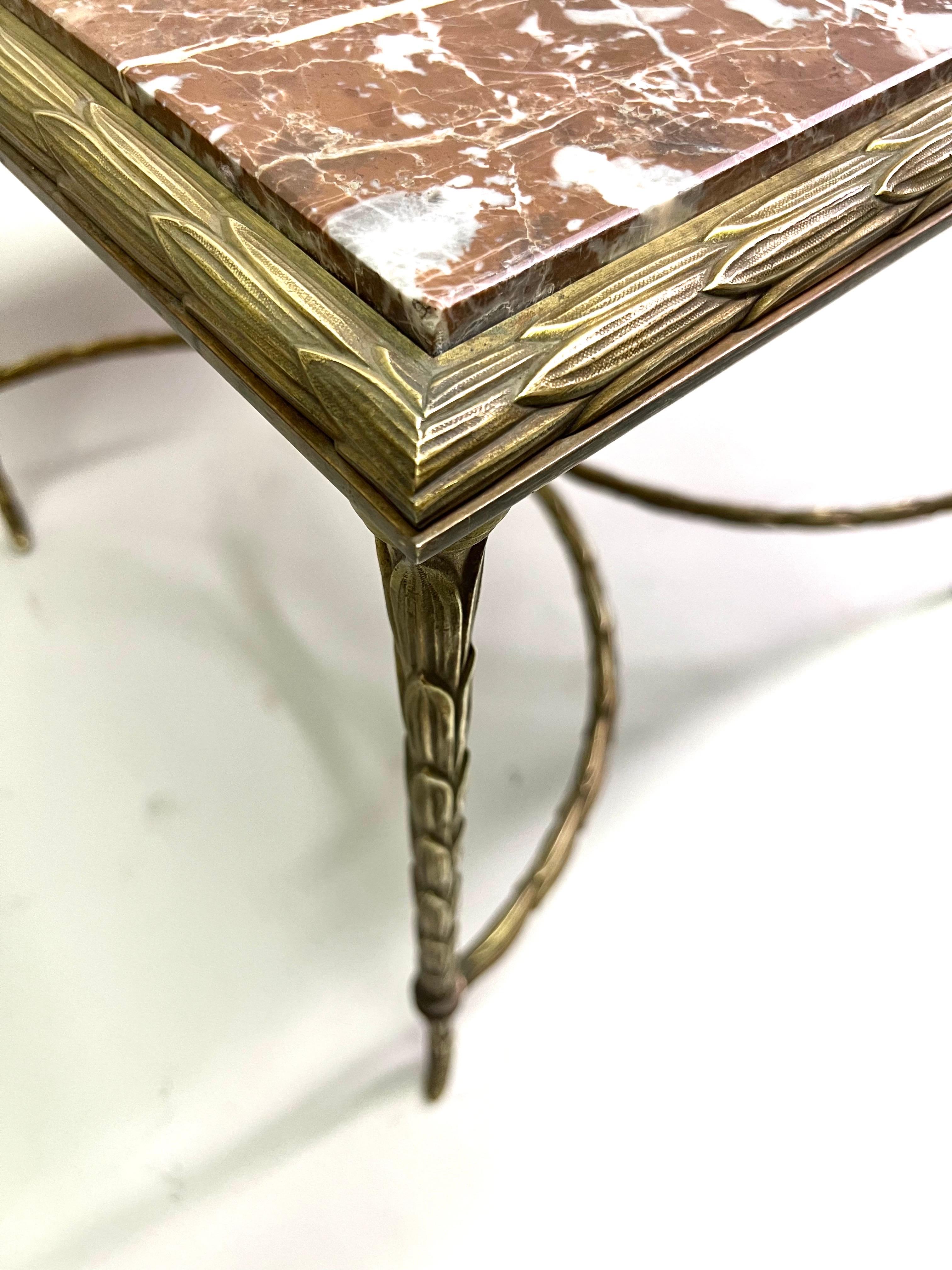 Paar französische Beistelltische aus vergoldeter Bronze aus Bambusimitat von Maison Bagues aus der Mitte des Jahrhunderts im Angebot 2