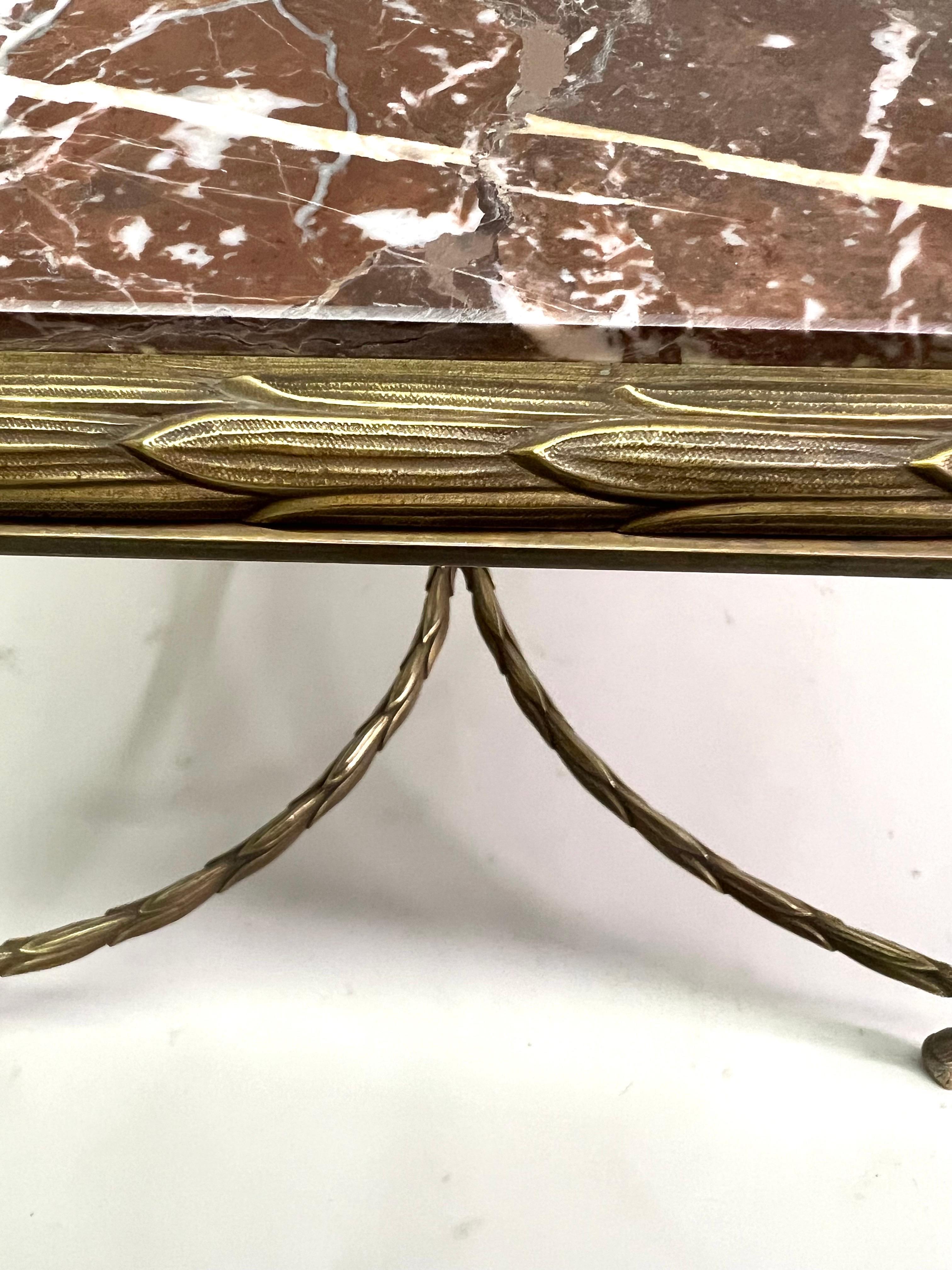 Paar französische Beistelltische aus vergoldeter Bronze aus Bambusimitat von Maison Bagues aus der Mitte des Jahrhunderts im Angebot 3