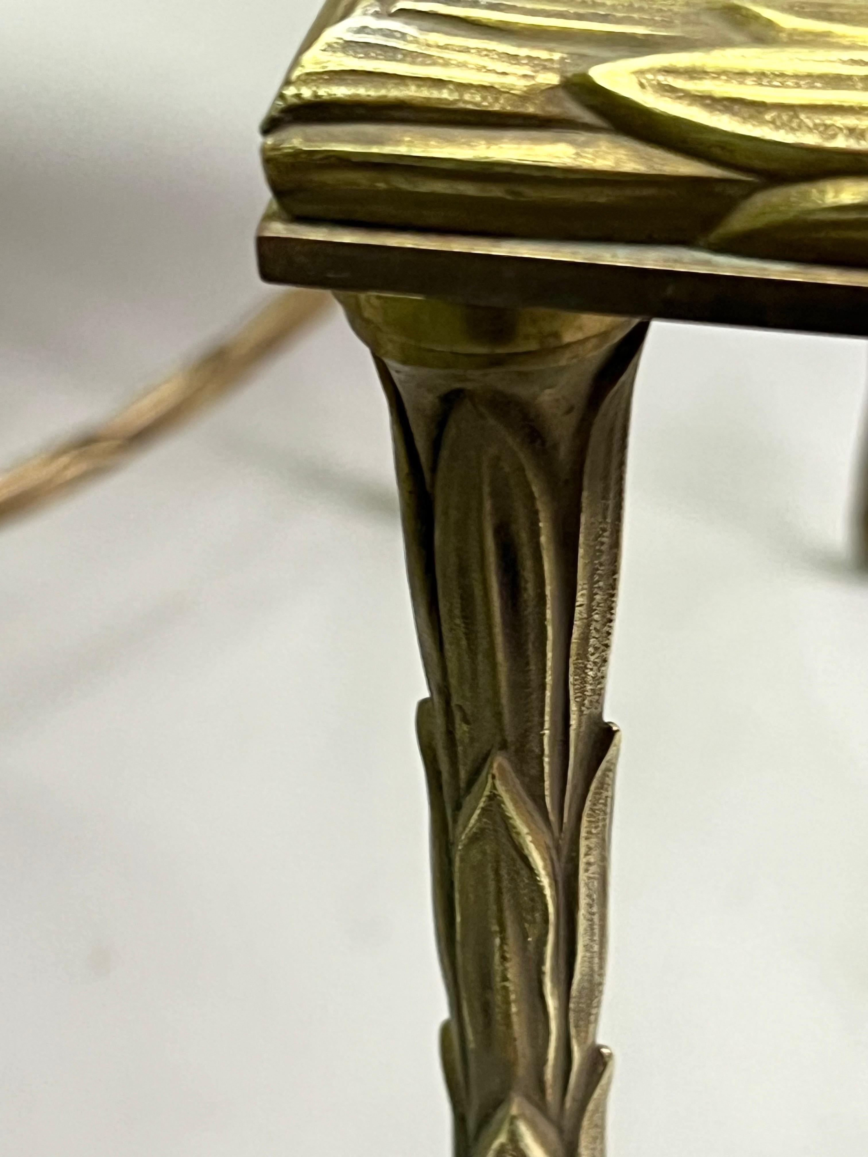 Paar französische Beistelltische aus vergoldeter Bronze aus Bambusimitat von Maison Bagues aus der Mitte des Jahrhunderts im Angebot 6