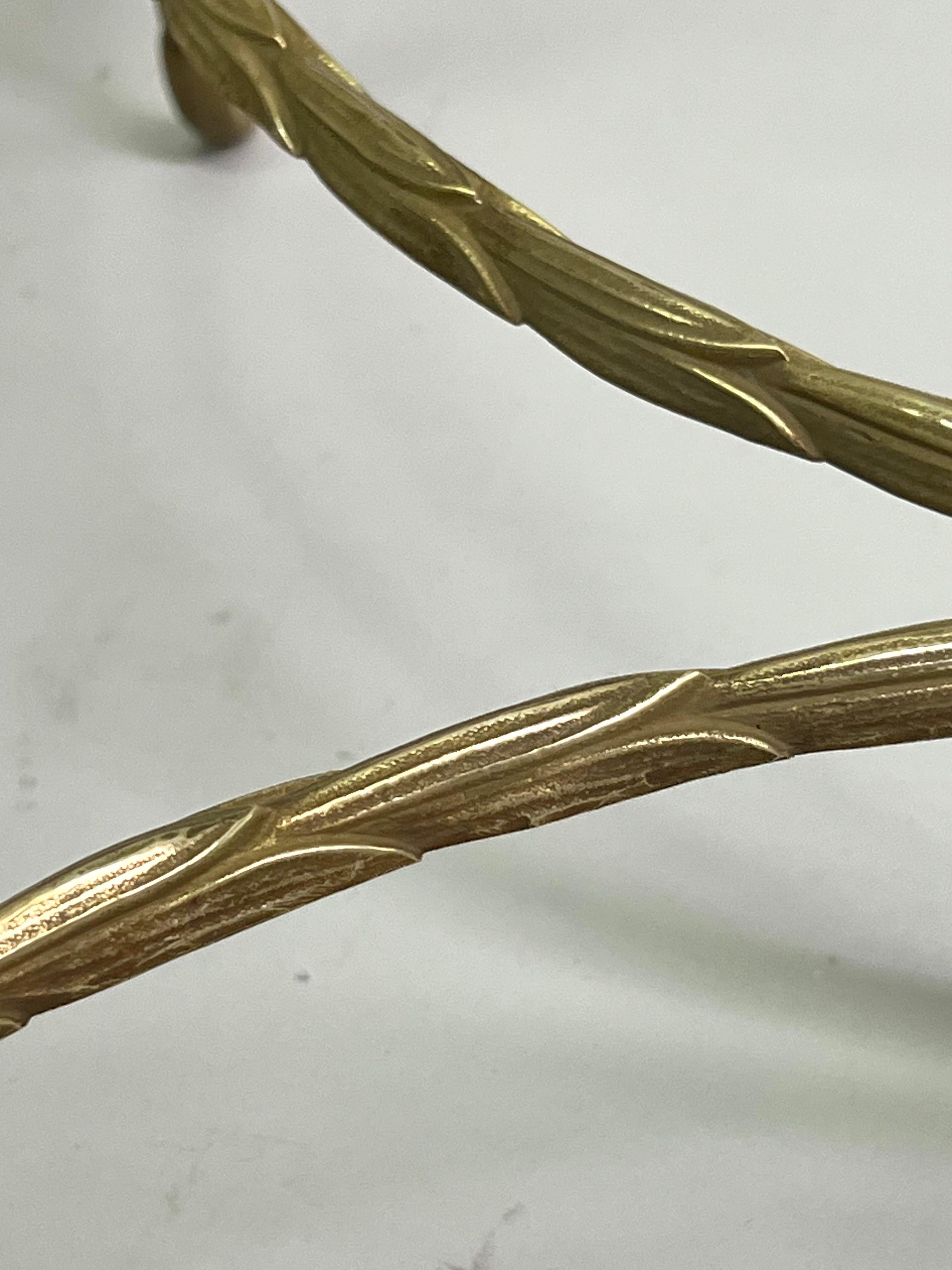 Paar französische Beistelltische aus vergoldeter Bronze aus Bambusimitat von Maison Bagues aus der Mitte des Jahrhunderts im Angebot 10