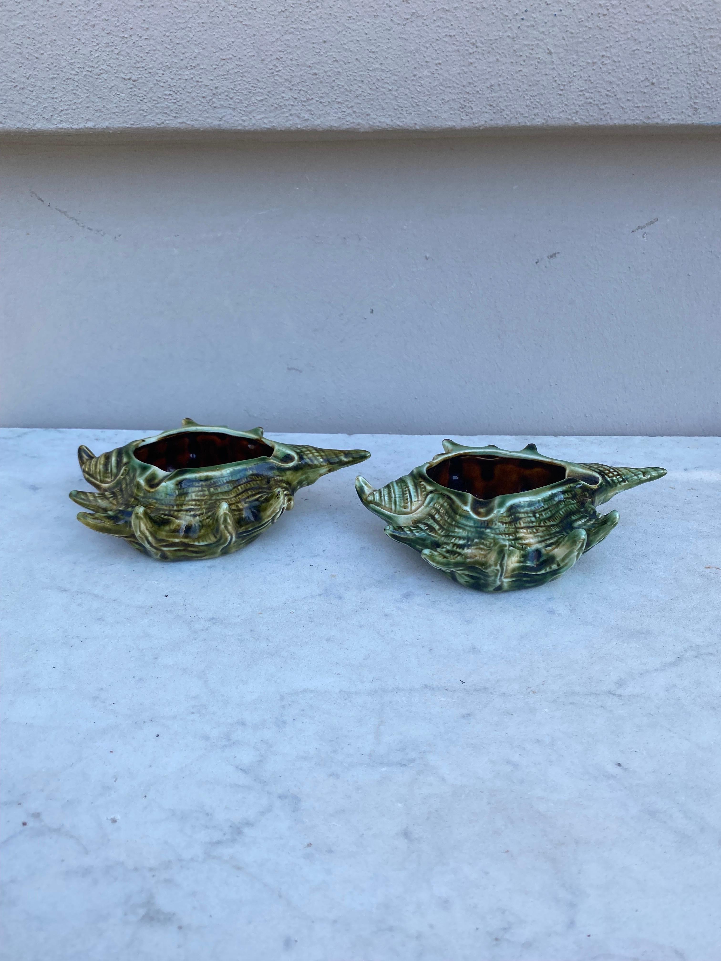 Pair of French Mid-Century Majolica Shell Catchall In Good Condition For Sale In Austin, TX