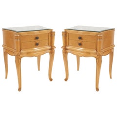 Paire de tables d'appoint françaises en érable du milieu du siècle dernier